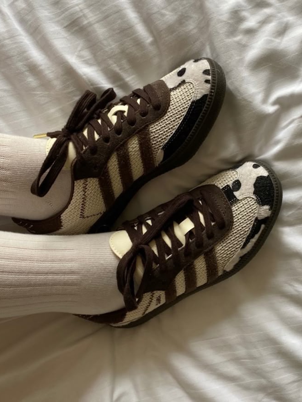 Salomon x Sandy Liang RX Moc 3.0 Black White, Asics x Cecilie Bahnsen GT-2160 White Habanero 착용 스타일 - 5