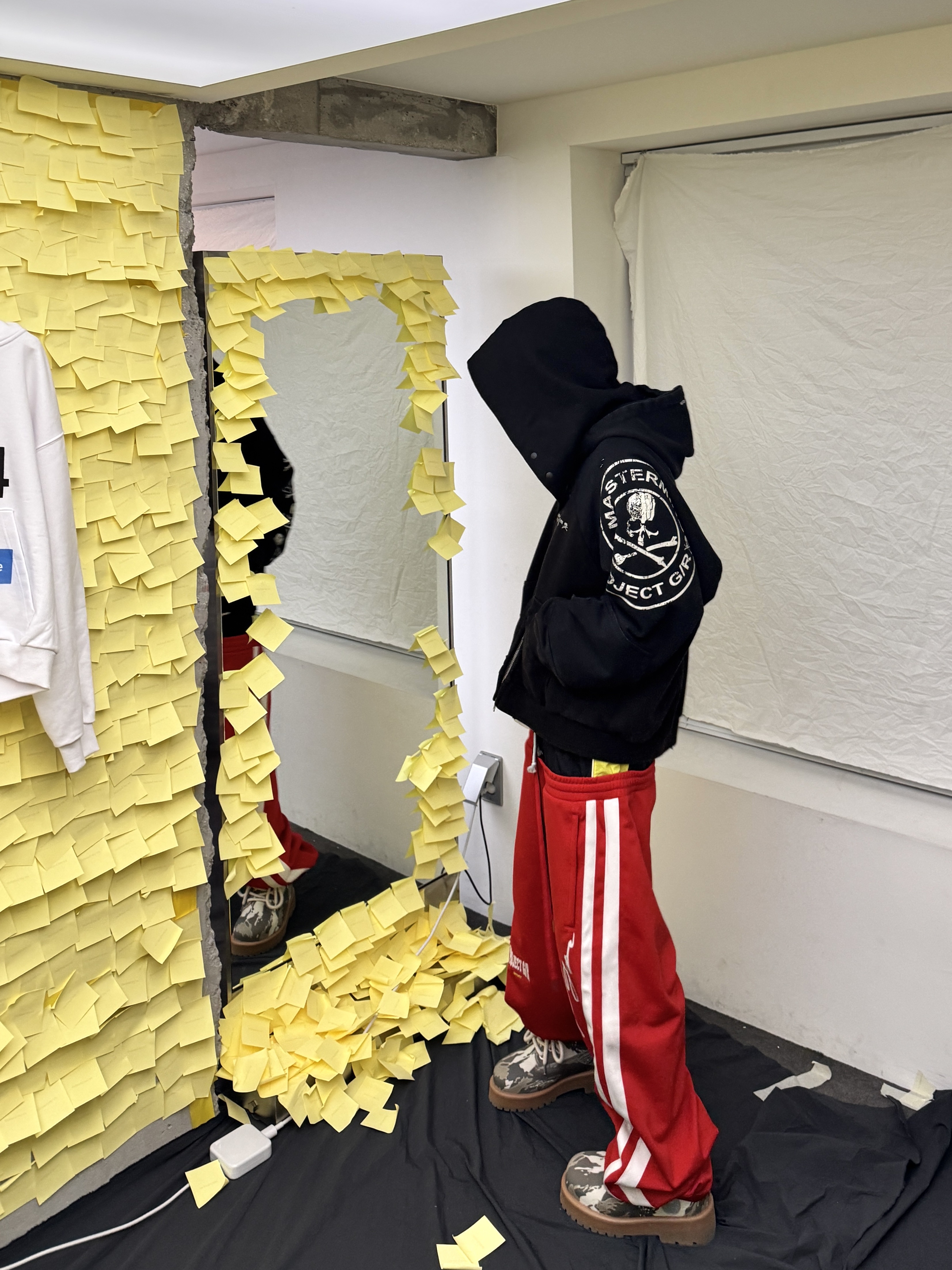 Project G/R x Mastermind Reconstructed Folded Hood Zip Black, Project G/R 3 Layered Track Pants Red 착용 스타일 - 4