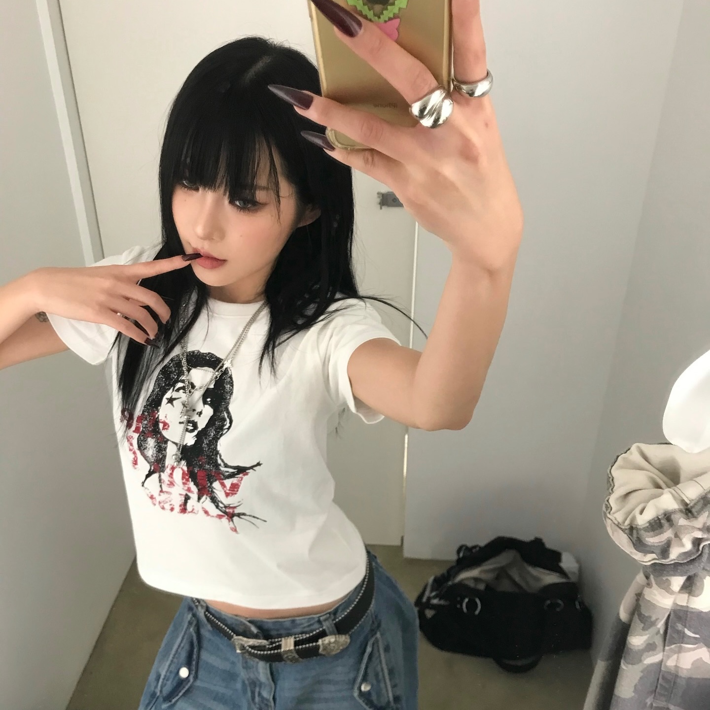 Thevinylhouse Vintage Woman Tee White 착용 스타일 - 3