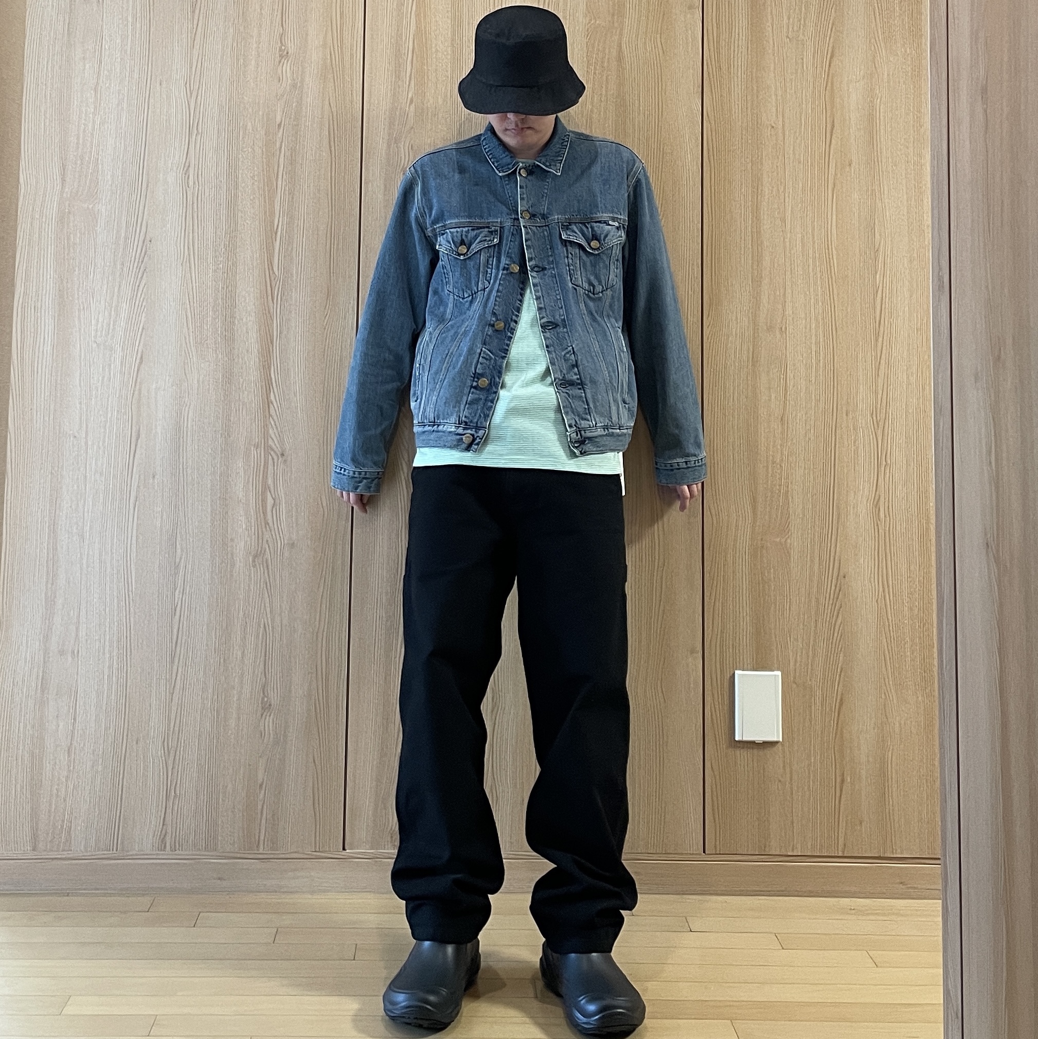 Carhartt WIP Smith Denim Single Knee Pants Black Stone Washed 착용 스타일 - 2