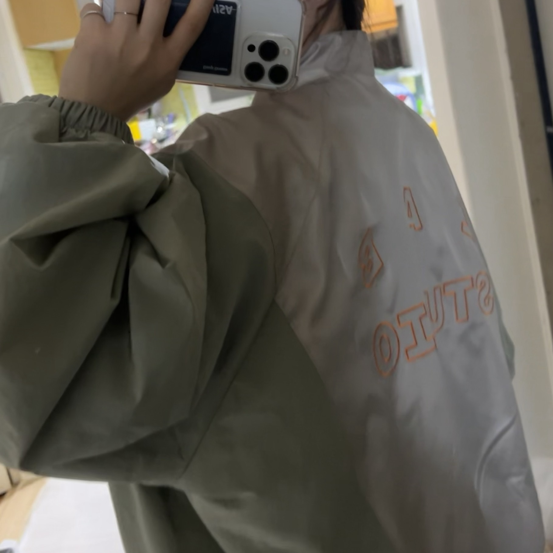 IAB Studio x Arcane Ekko Track Top Dust Orange 착용 스타일 - 3