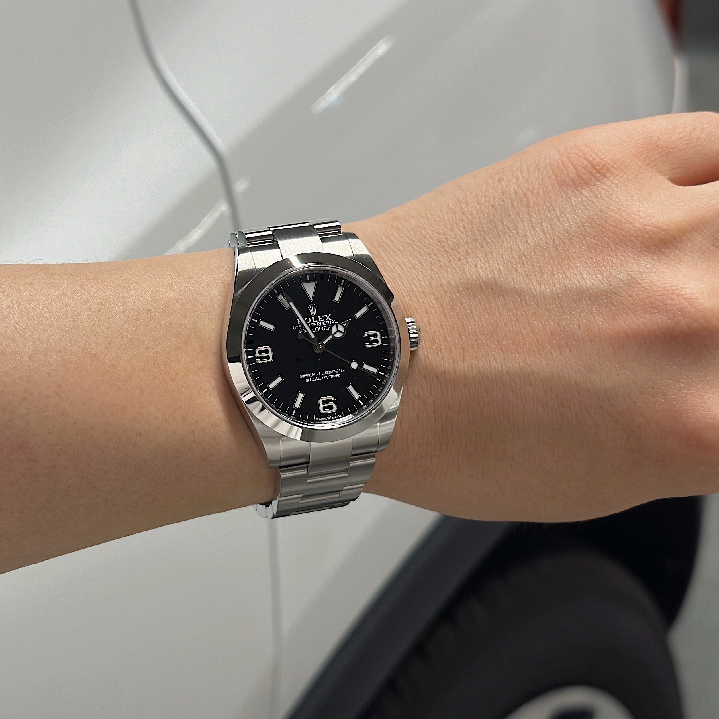 Rolex Explorer 40mm 224270 Black Oyster 착용 스타일 - 1