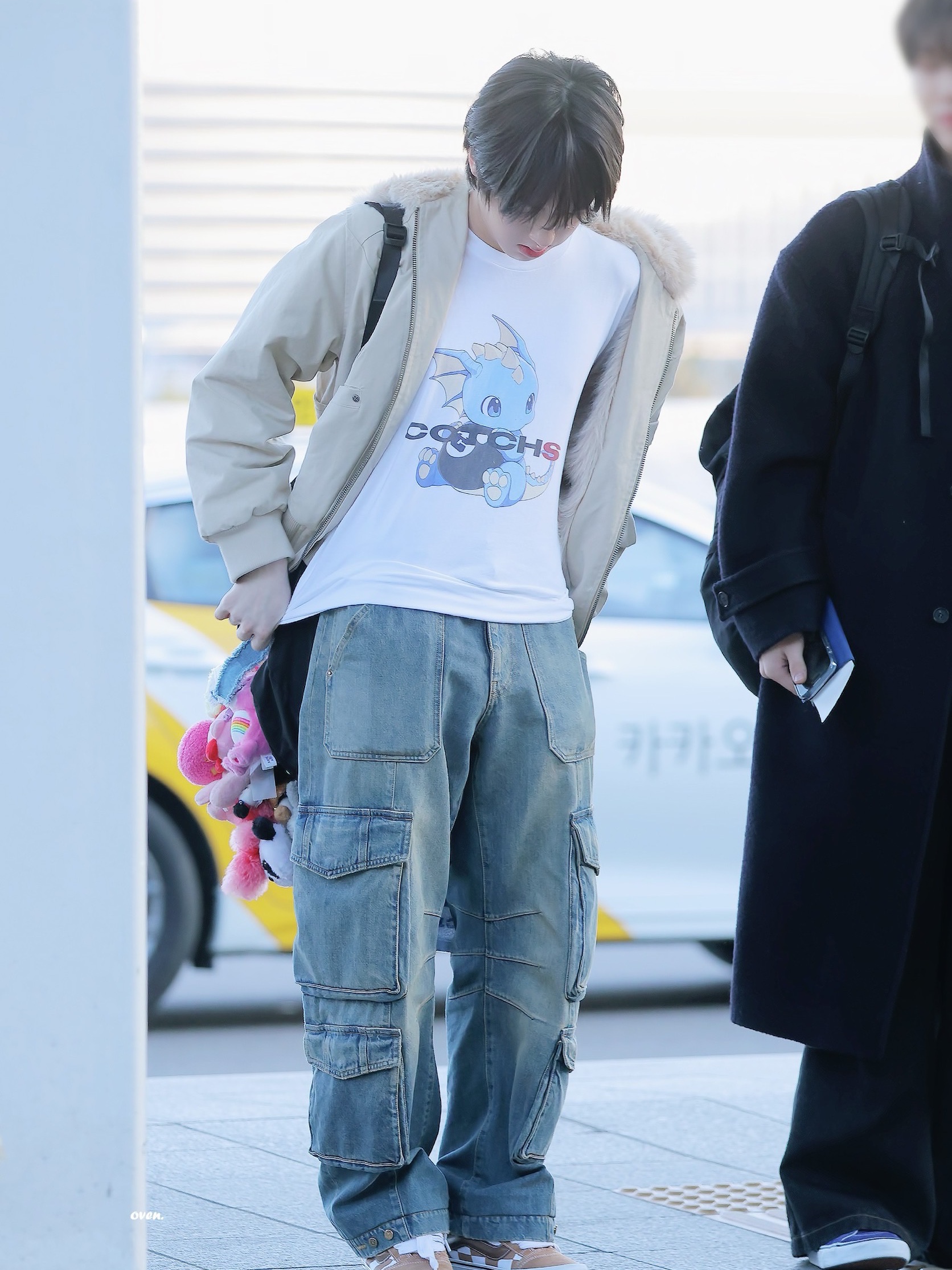 Cotchs Plubee T-Shirt Black, Cotchs Plubee T-Shirt White 착용 스타일