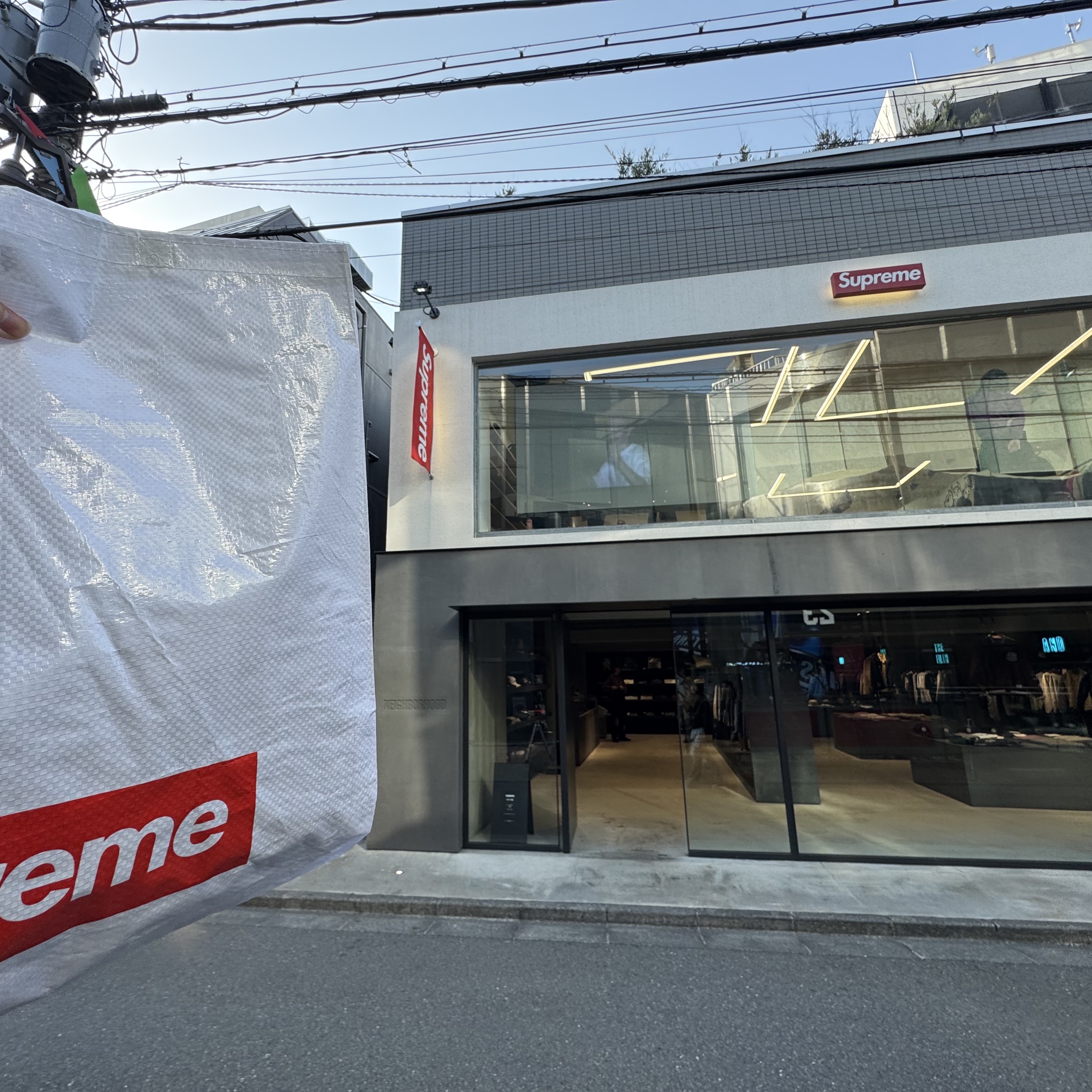 Asics Gel-Kayano 14 Black Pure Silver, Supreme Small Box Hooded Sweatshirt Black - 24FW 착용 스타일 - 3