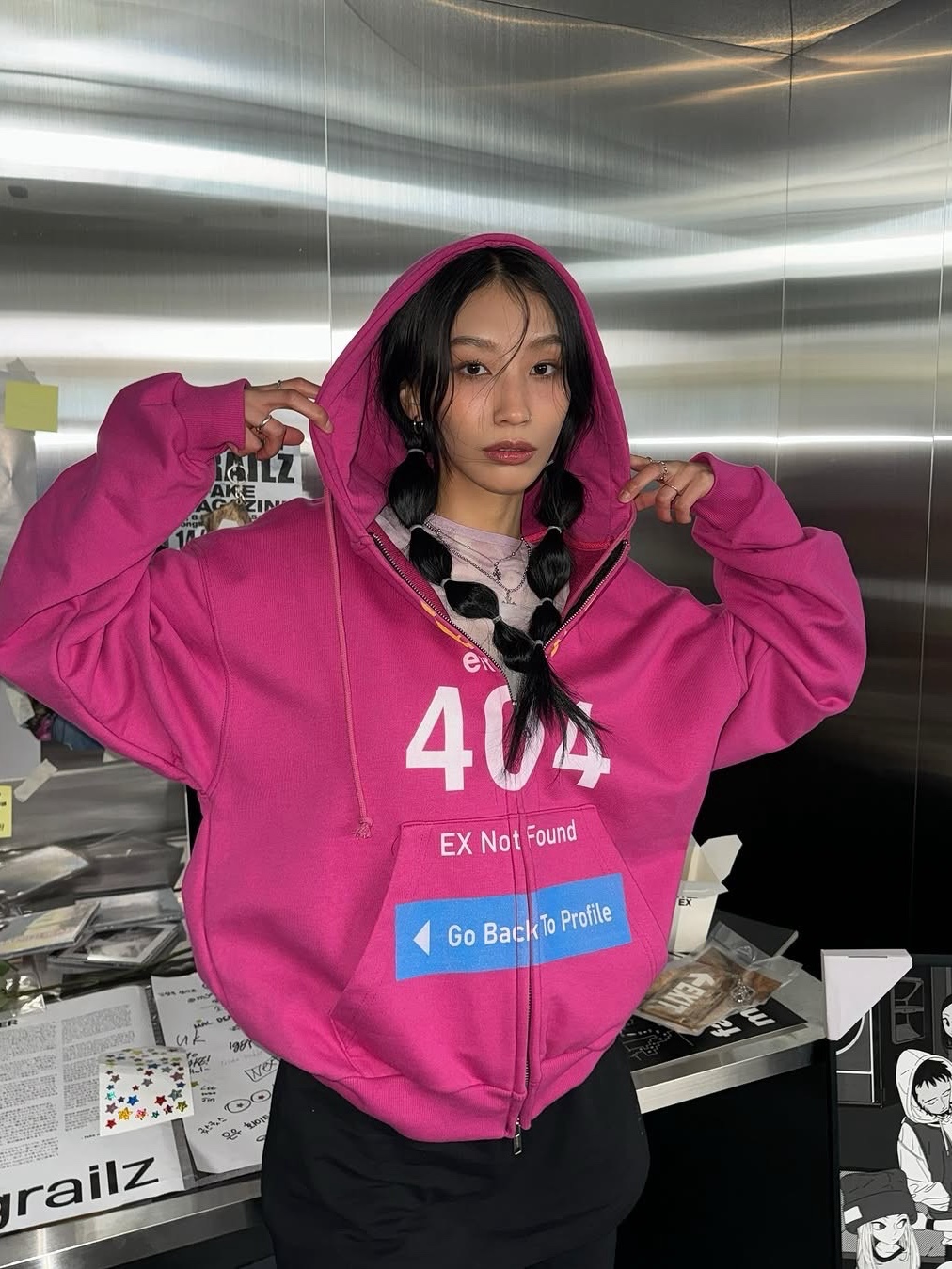 GRAILZ Error 404 Zip Hoodie Pink 착용 스타일 - 1