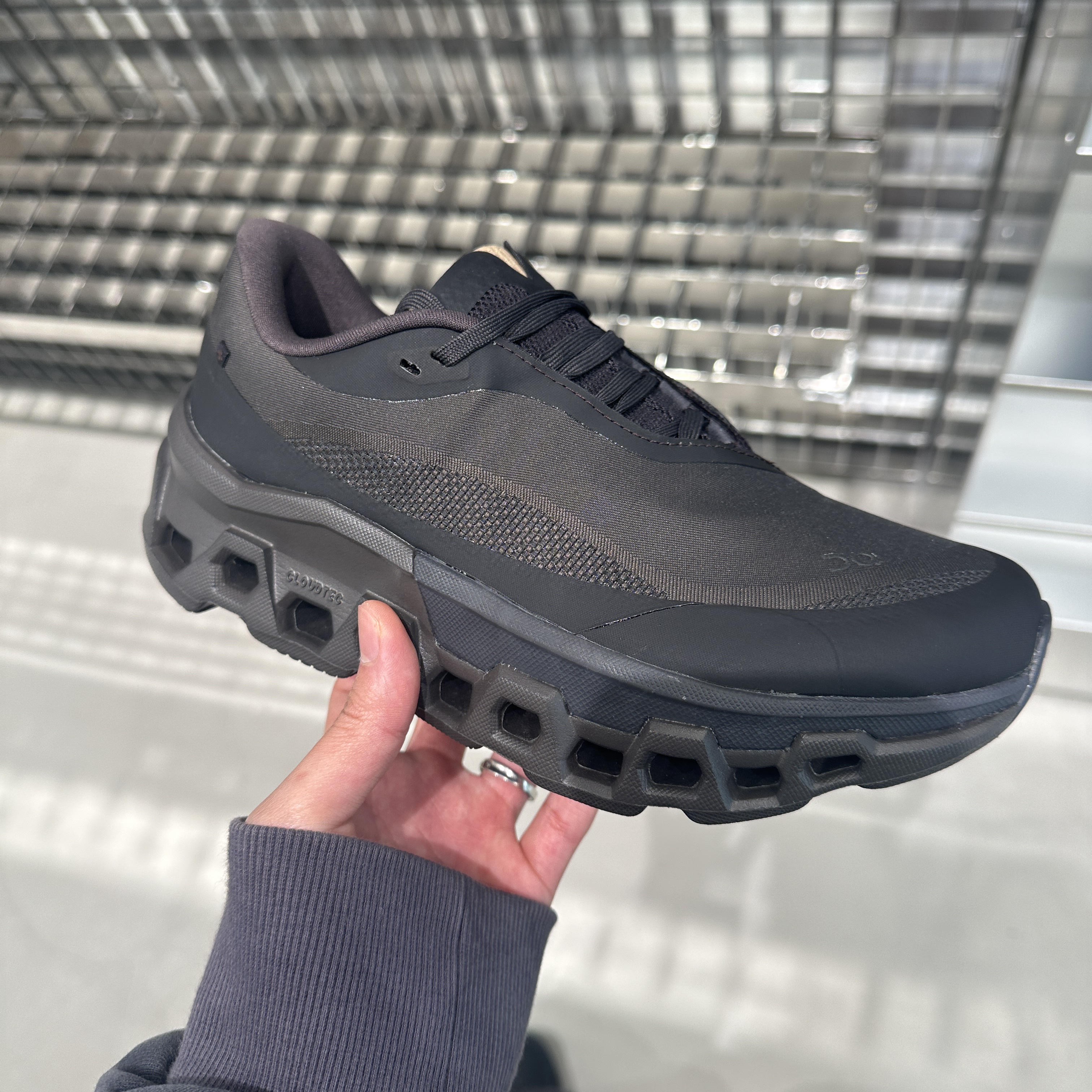 On Running x Post Archive Faction (Paf) Cloudmonster 2 Thorn Brown 착용 스타일