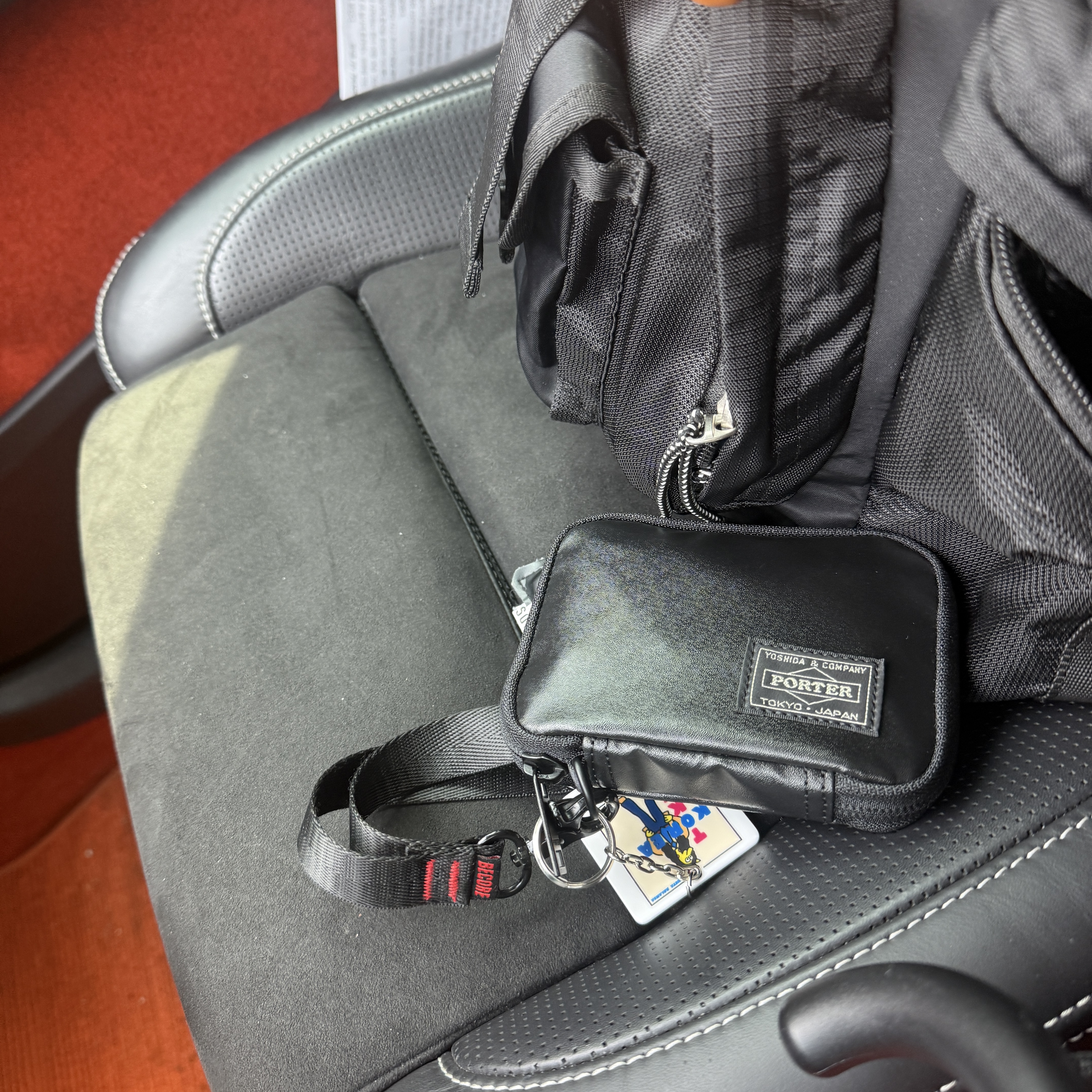 Porter Tactical Wallet Black 착용 스타일 - 2
