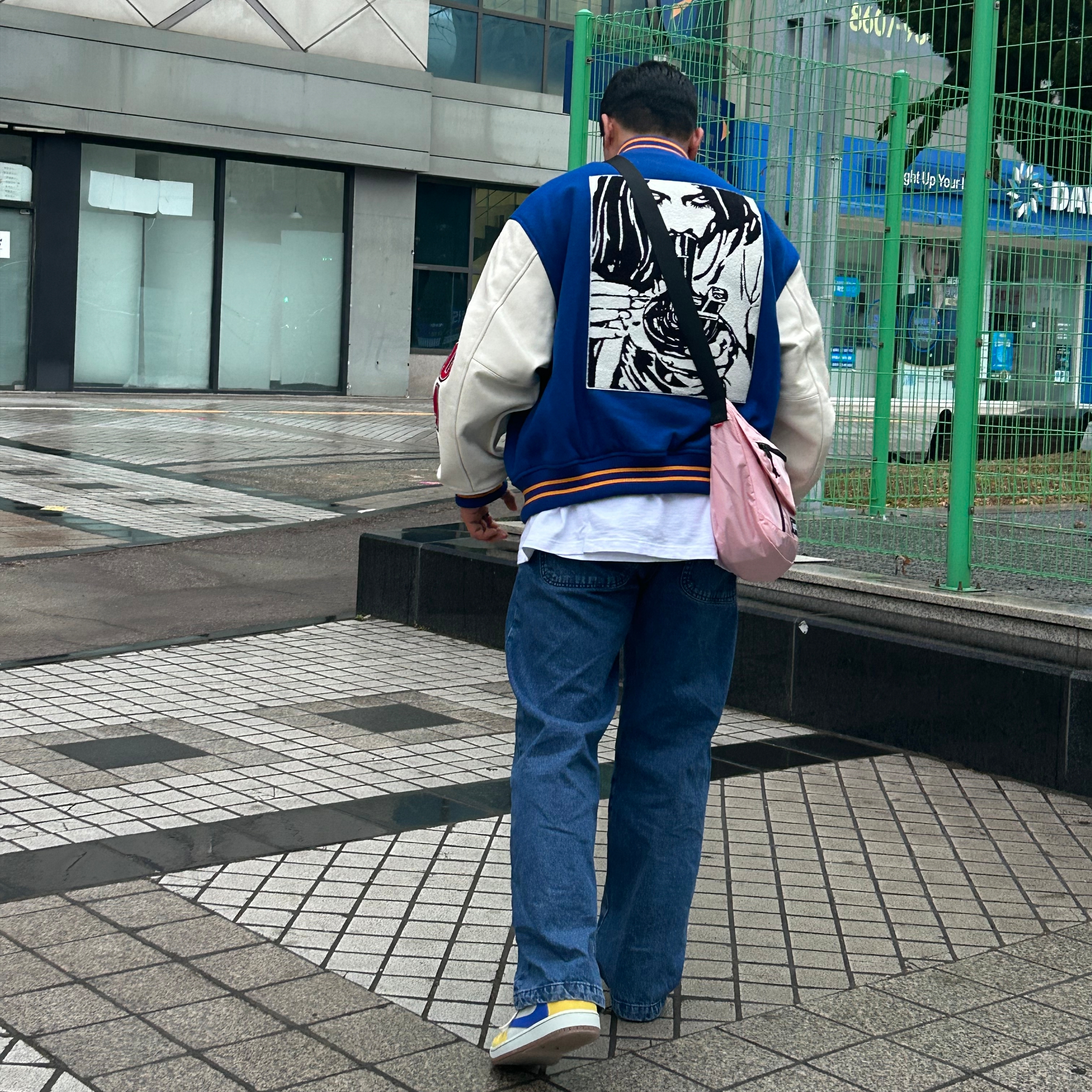Supreme Small Messeng STYLE | KREAM
