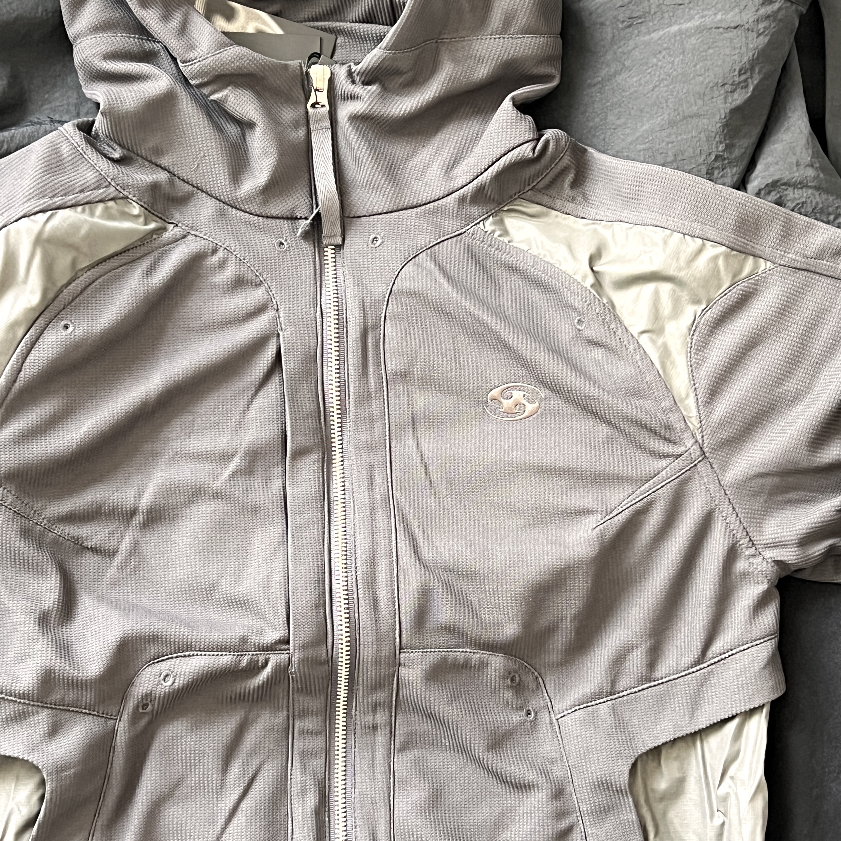Sansan Gear Dual-Shade Jacket Brown 착용 스타일