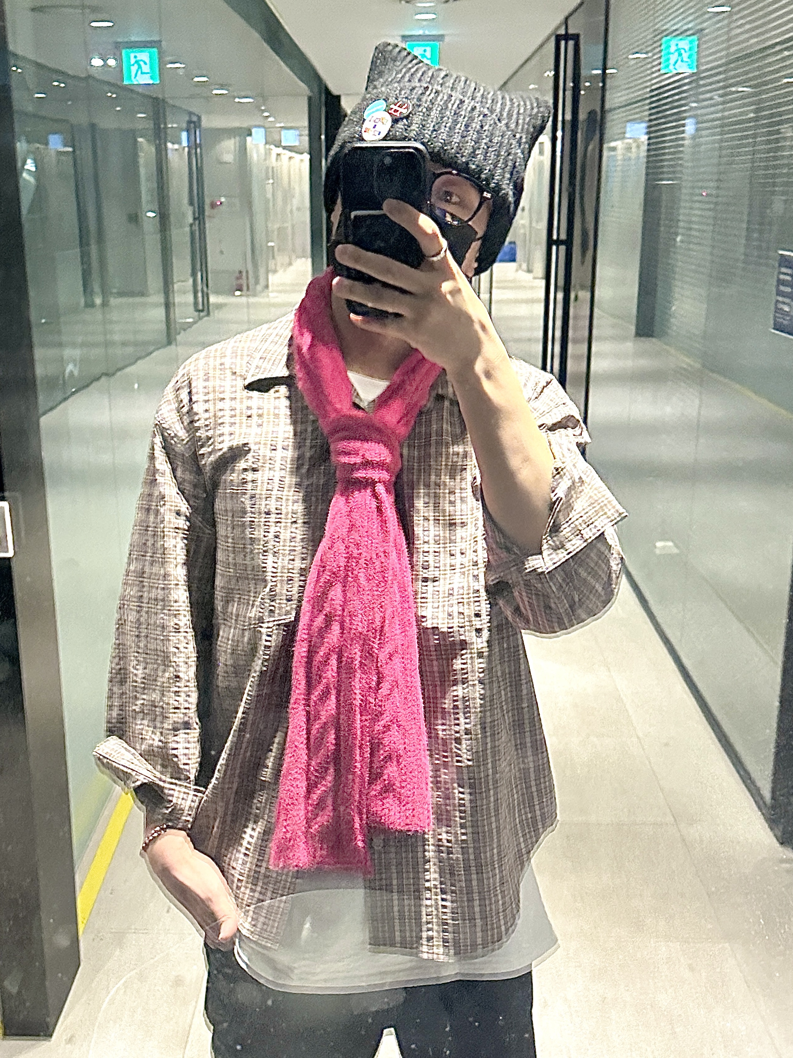 G-DRAGON Knit Cap Black, Permanent Archive Fine Checkered Shirt Purple & Yellow 착용 스타일