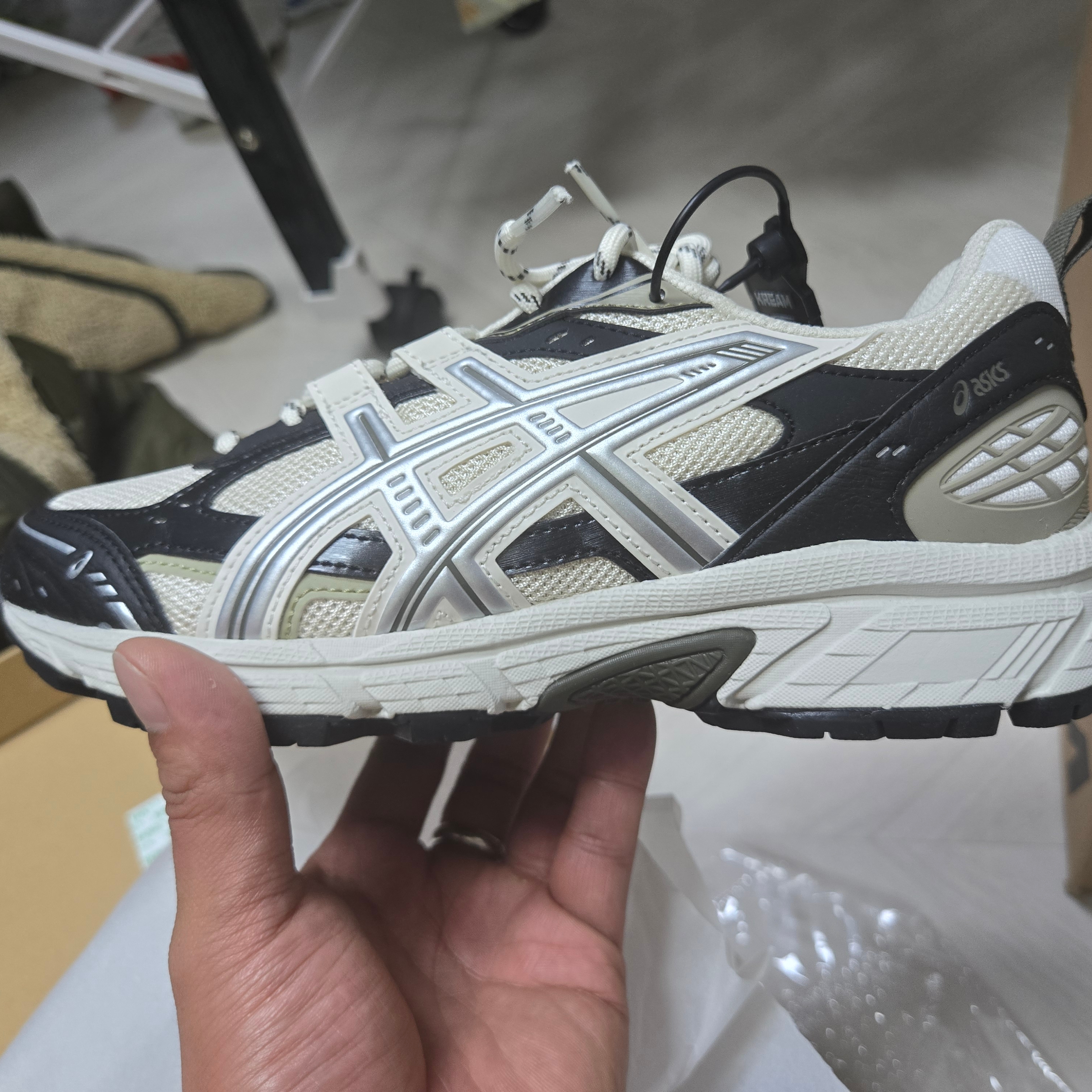 Asics Gel-Nunobiki Cream Dark Olive 착용 스타일