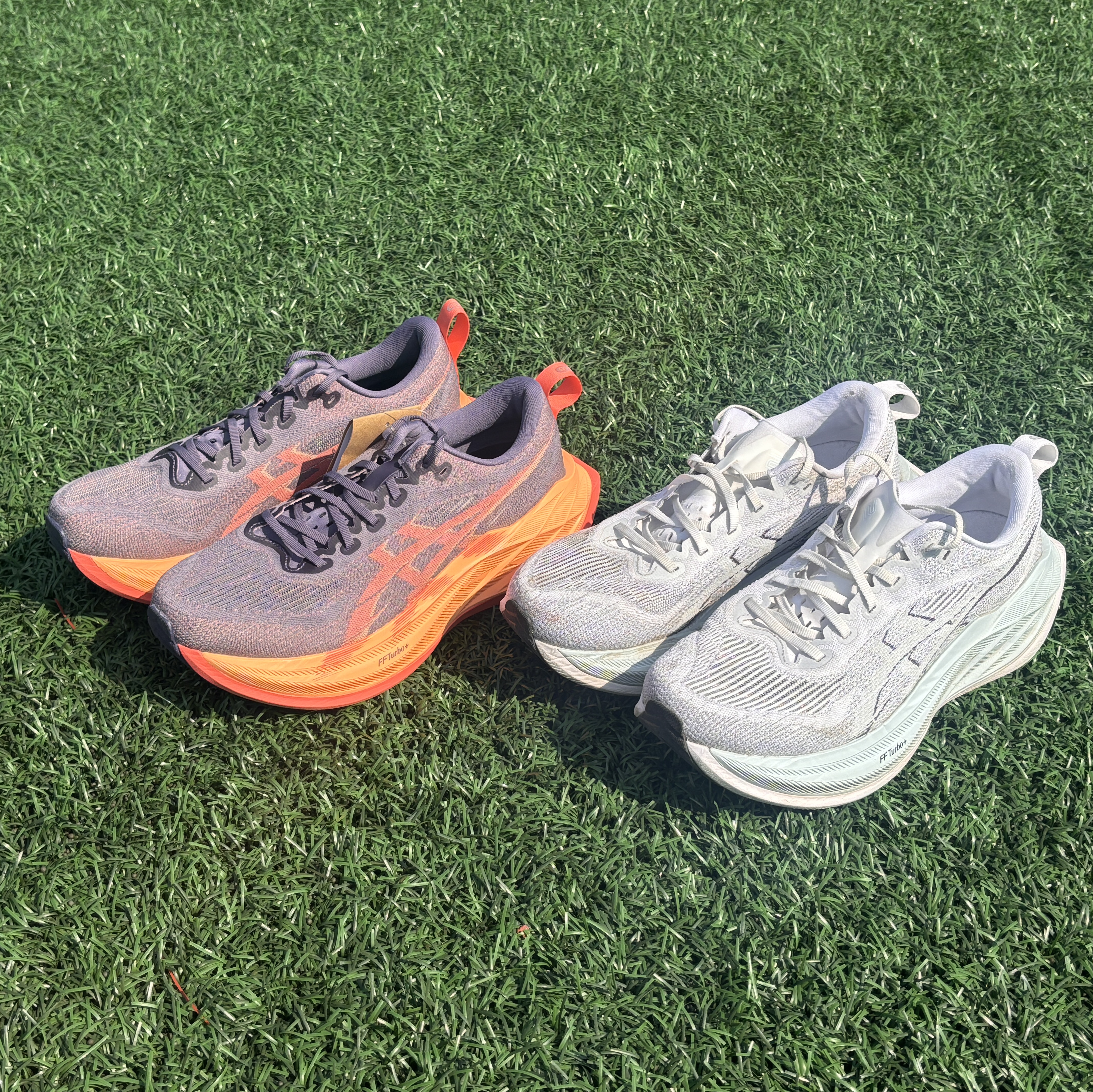Asics Superblast 2 Greyish Purple Coral Reef, Asics Superblast 2 White Cool Grey 착용 스타일