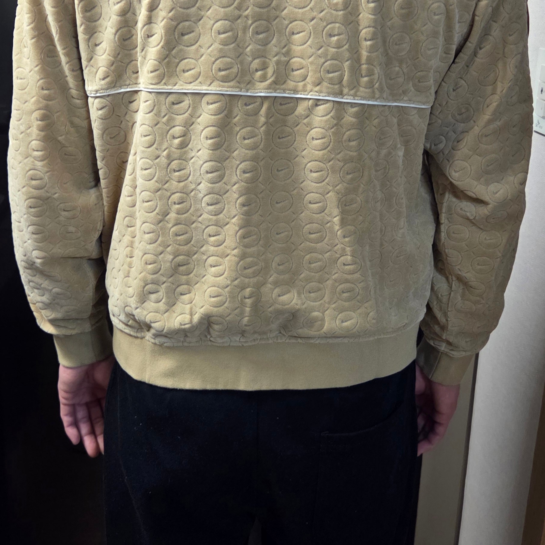 Supreme x Nike Velour Track Jacket Tan - 21SS 착용 스타일 - 4