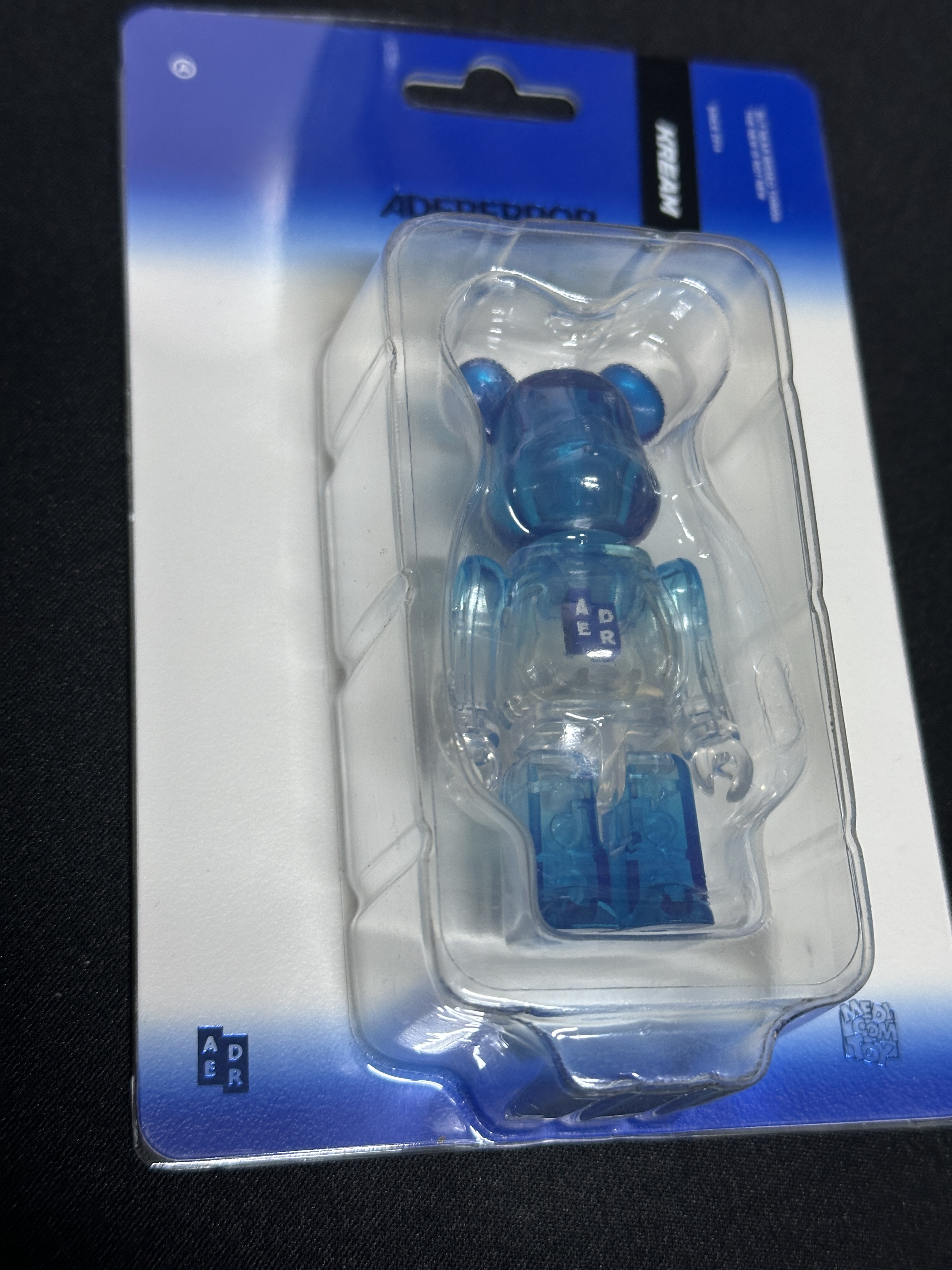 Bearbrick x Ader Error 100% 착용 스타일