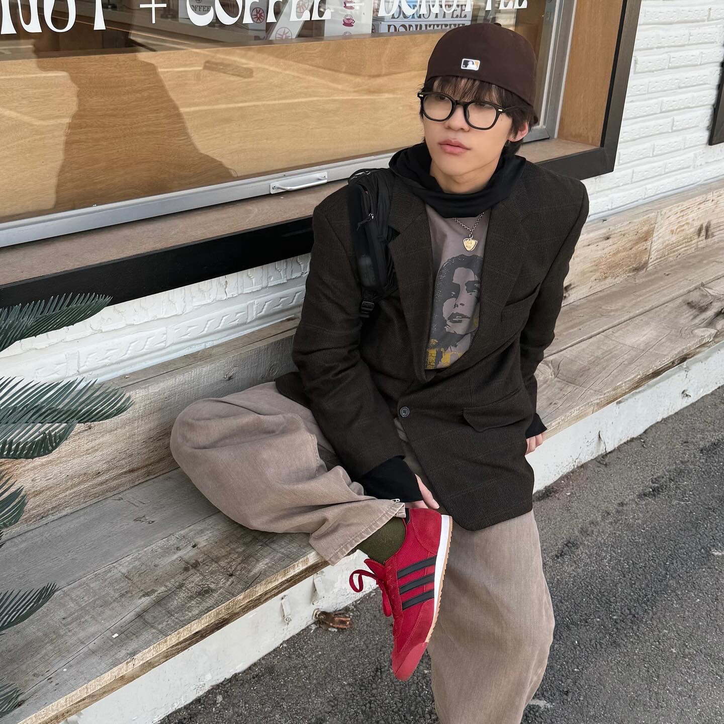 Thevinylhouse Vintage Woman Tee Mocha 착용 스타일 - 3