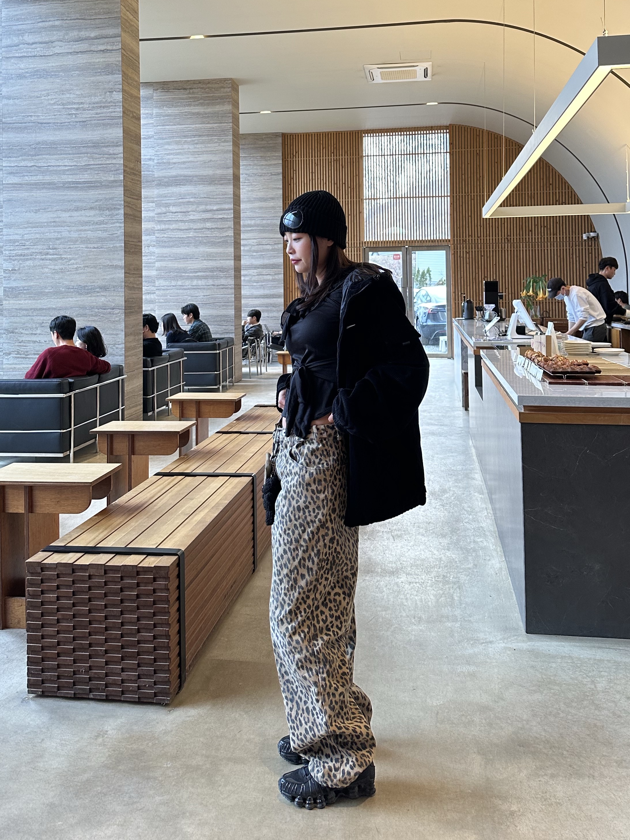 C.P. Company Extra Fine Merino Wool Goggle Beanie Black - 24FW, (W) Nike Shox TL Black and Max Orange 착용 스타일 - 2