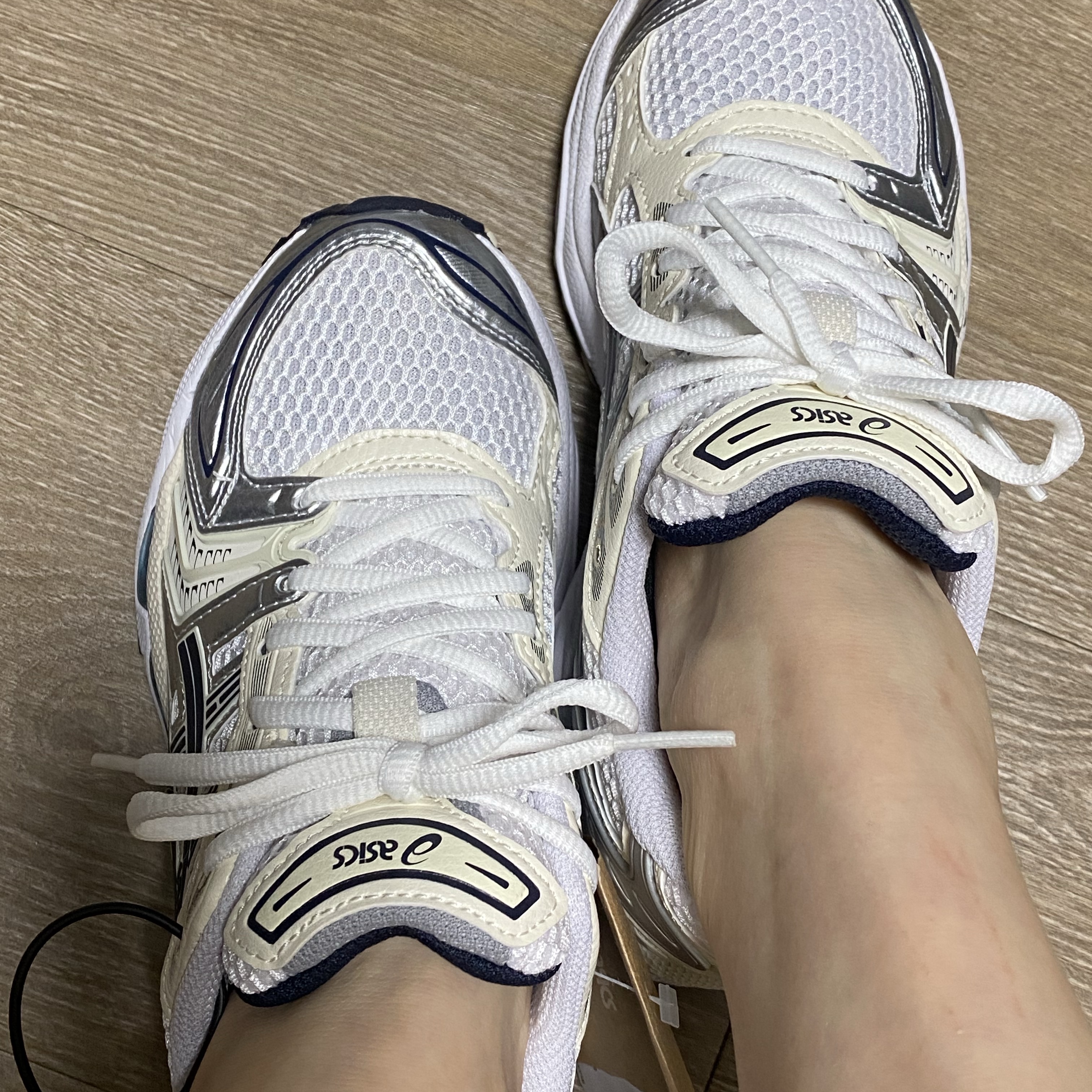 (W) Asics Gel-Kayano 14 White Midnight 착용 스타일 - 4