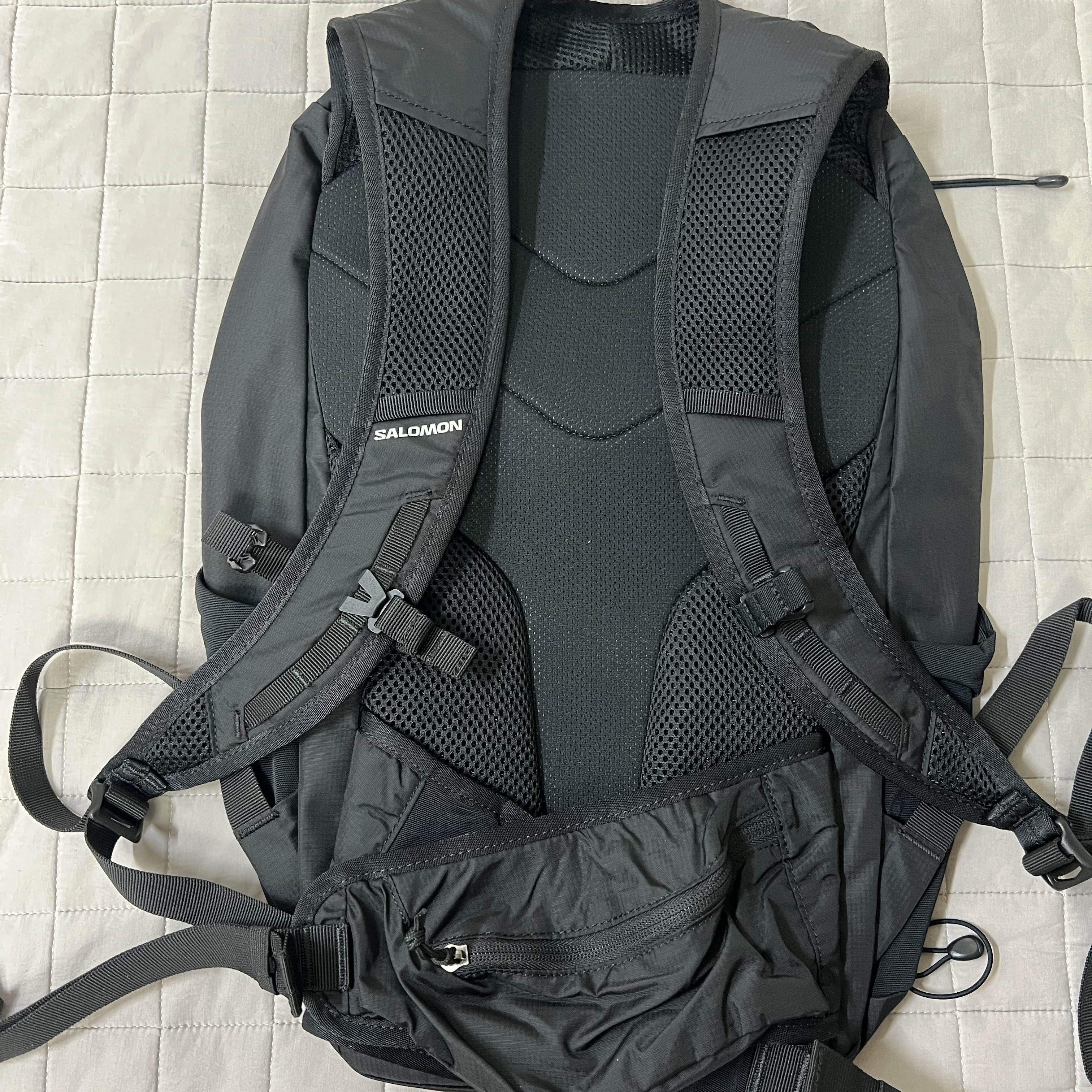 Salomon Trailblazer 20 Black 착용 스타일 - 4