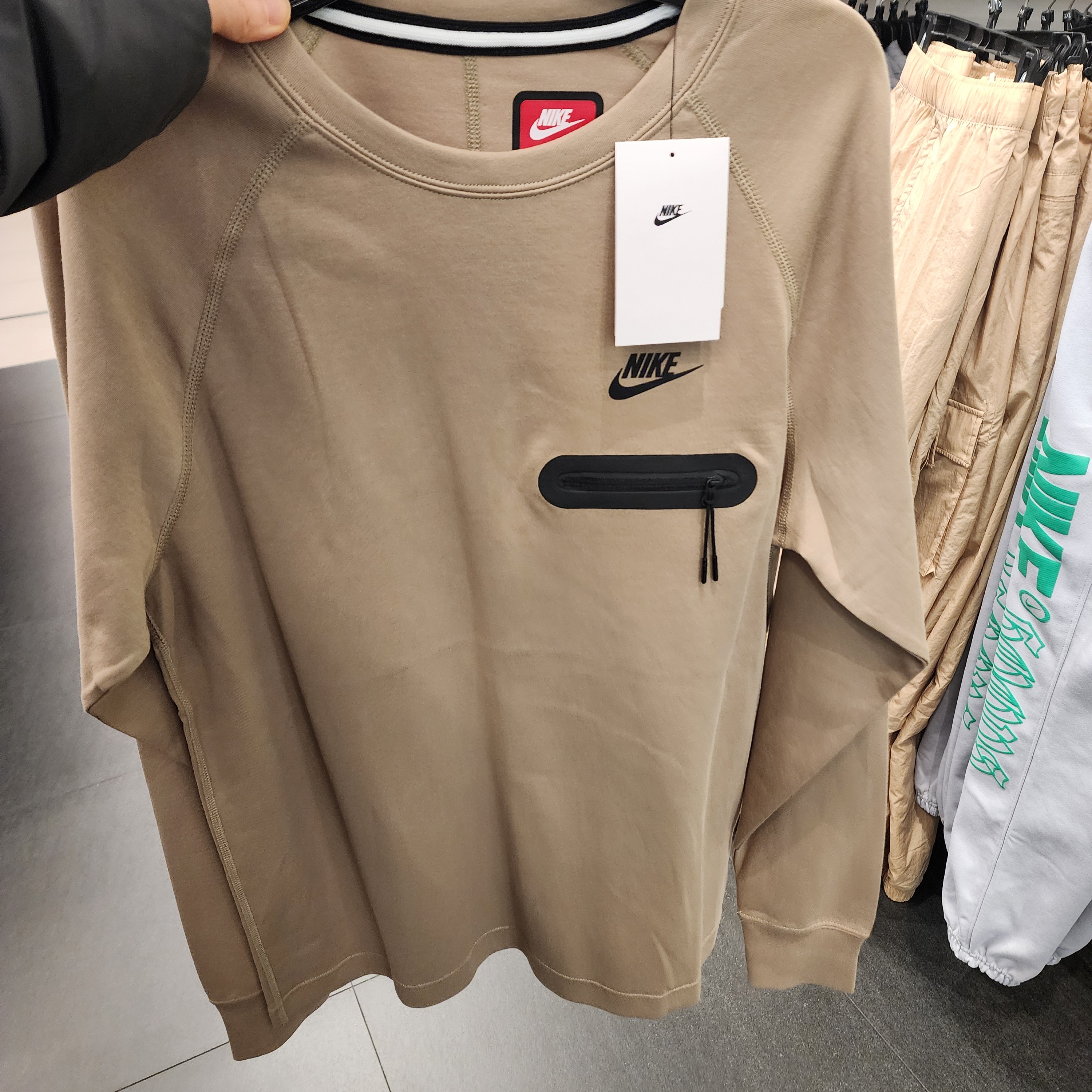 NIke Tech Fleece Lightweight Long Sleeve Top Khaki - Asia 착용 스타일