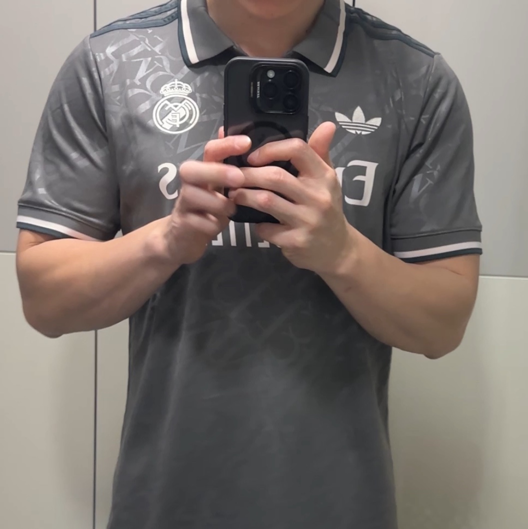 Adidas Real Madrid 2024/25 3rd Jersey Charcoal - KR Sizing (Non Marking Ver.) 착용 스타일