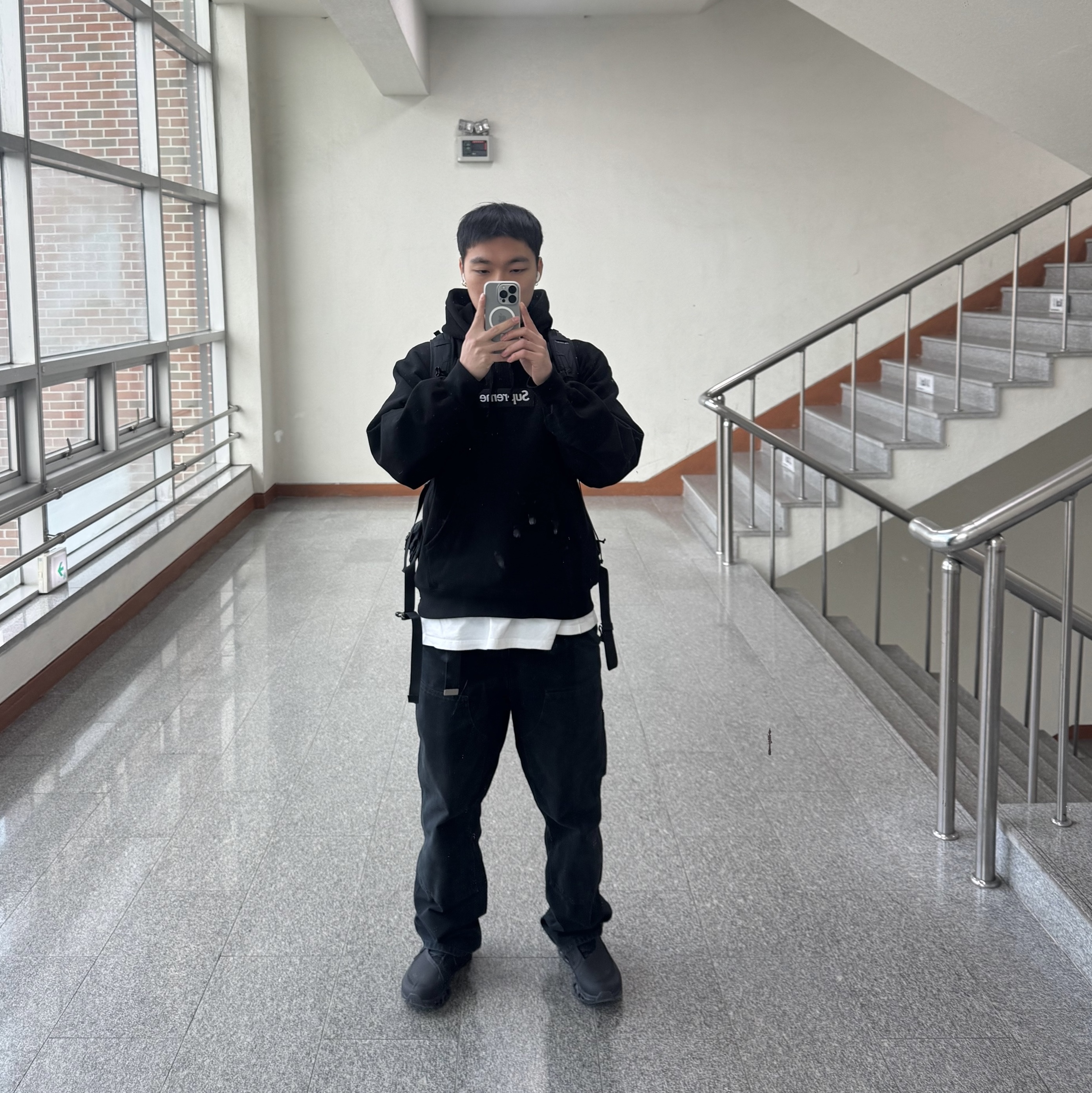 Supreme Box Logo Hooded Sweatshirt Black - 24FW, On Running x Post Archive Faction (Paf) Cloudmonster 2 Black Magnet 착용 스타일