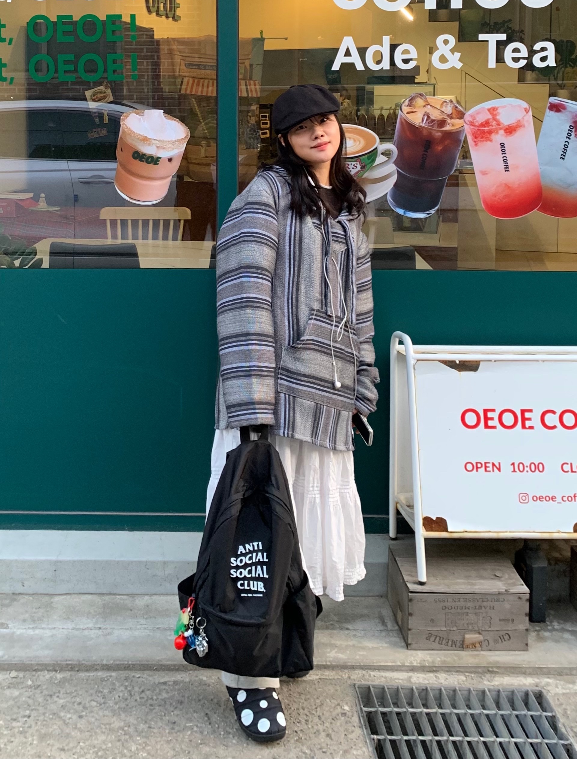 Anti Social Social Club OG Logo Backpack Black, Subu Down Sandal Cream Snow Dot 착용 스타일 - 1