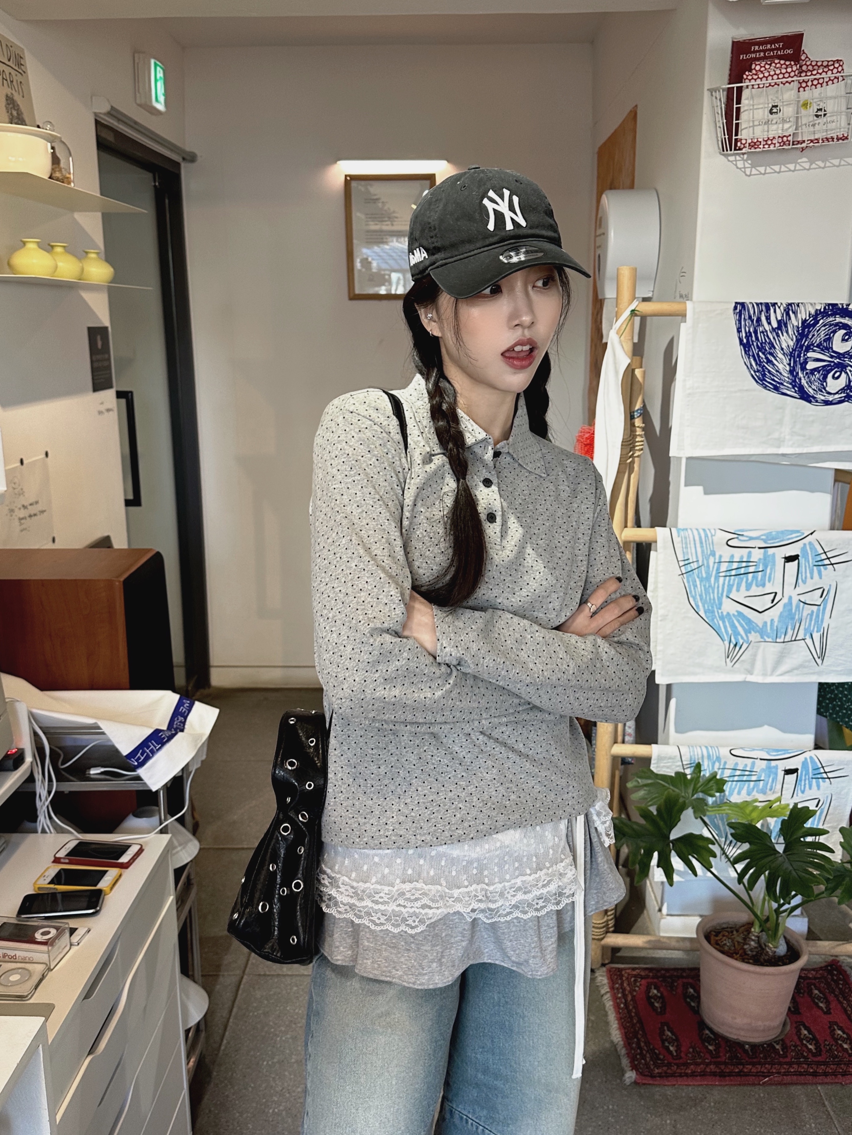 New Era x MoMA New York Yankees Cap Black, Nike Air Force 1 '07 Low Triple Black 착용 스타일 - 1