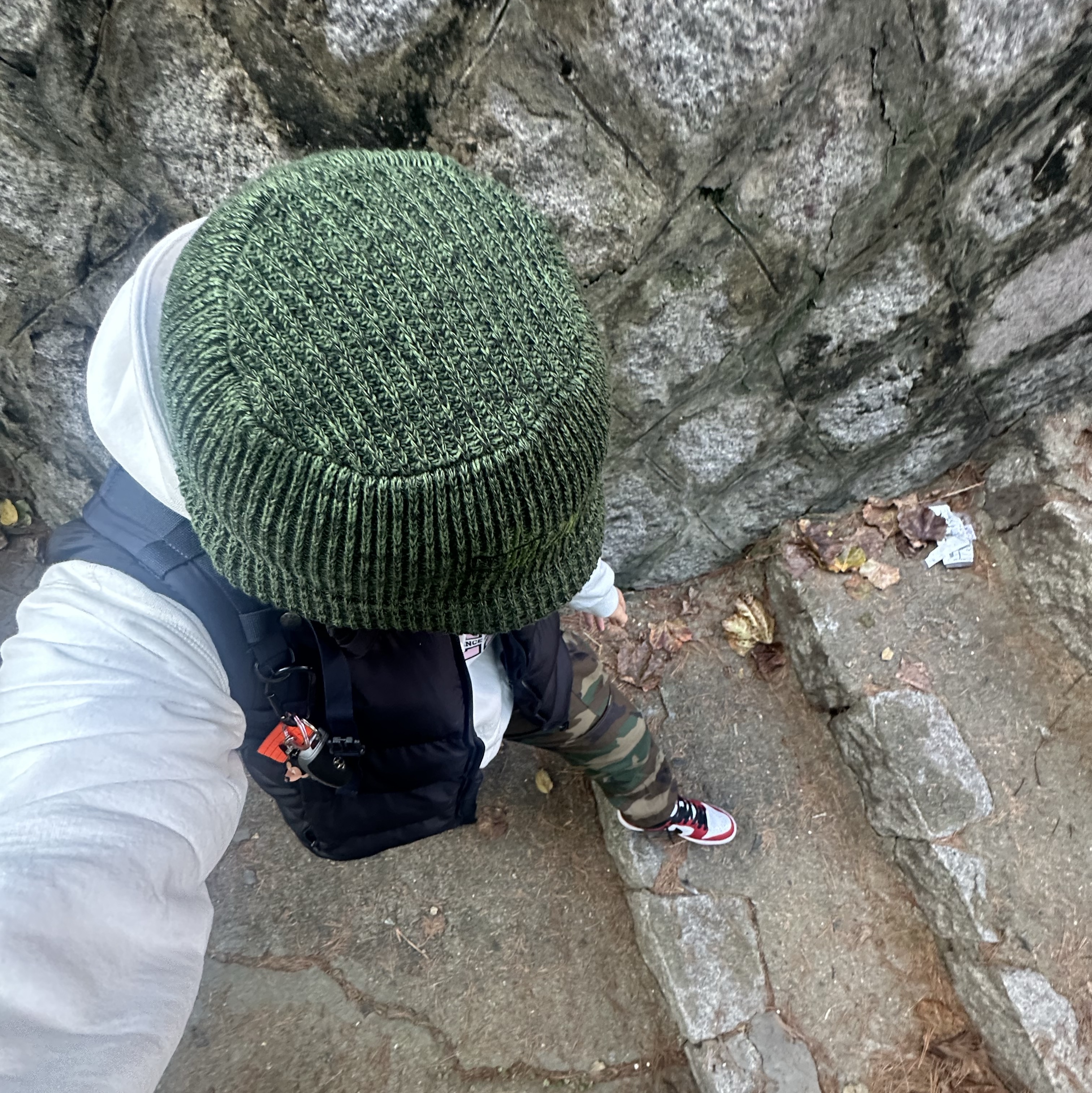 Supreme Collegiate Acronym Hooded Sweatshirt White - 24FW, Stussy Bucket Hat Marl Knit Green 착용 스타일