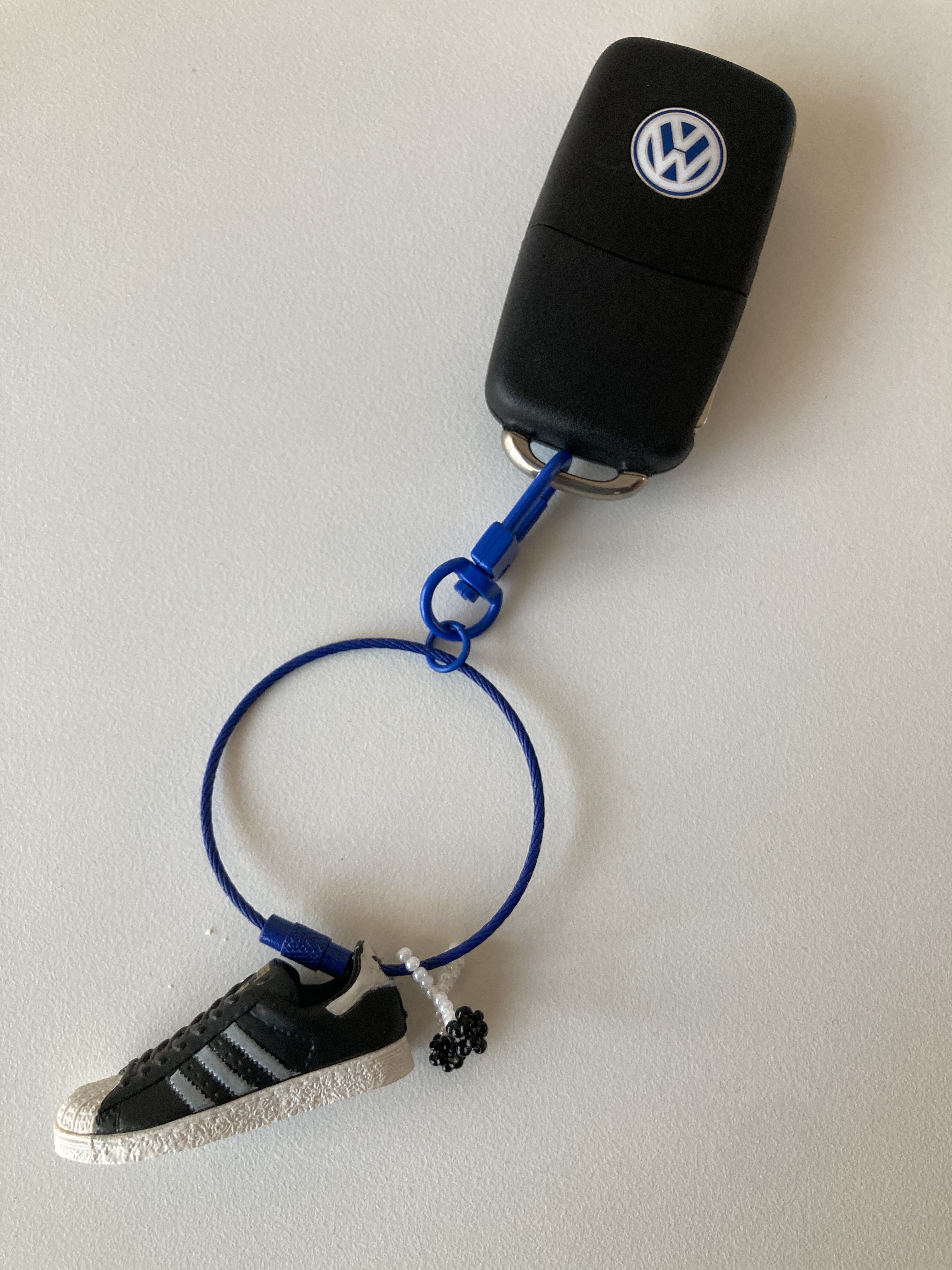 2002 Adidas Sneakers X Pepsi Cherry Keyring 착용 스타일