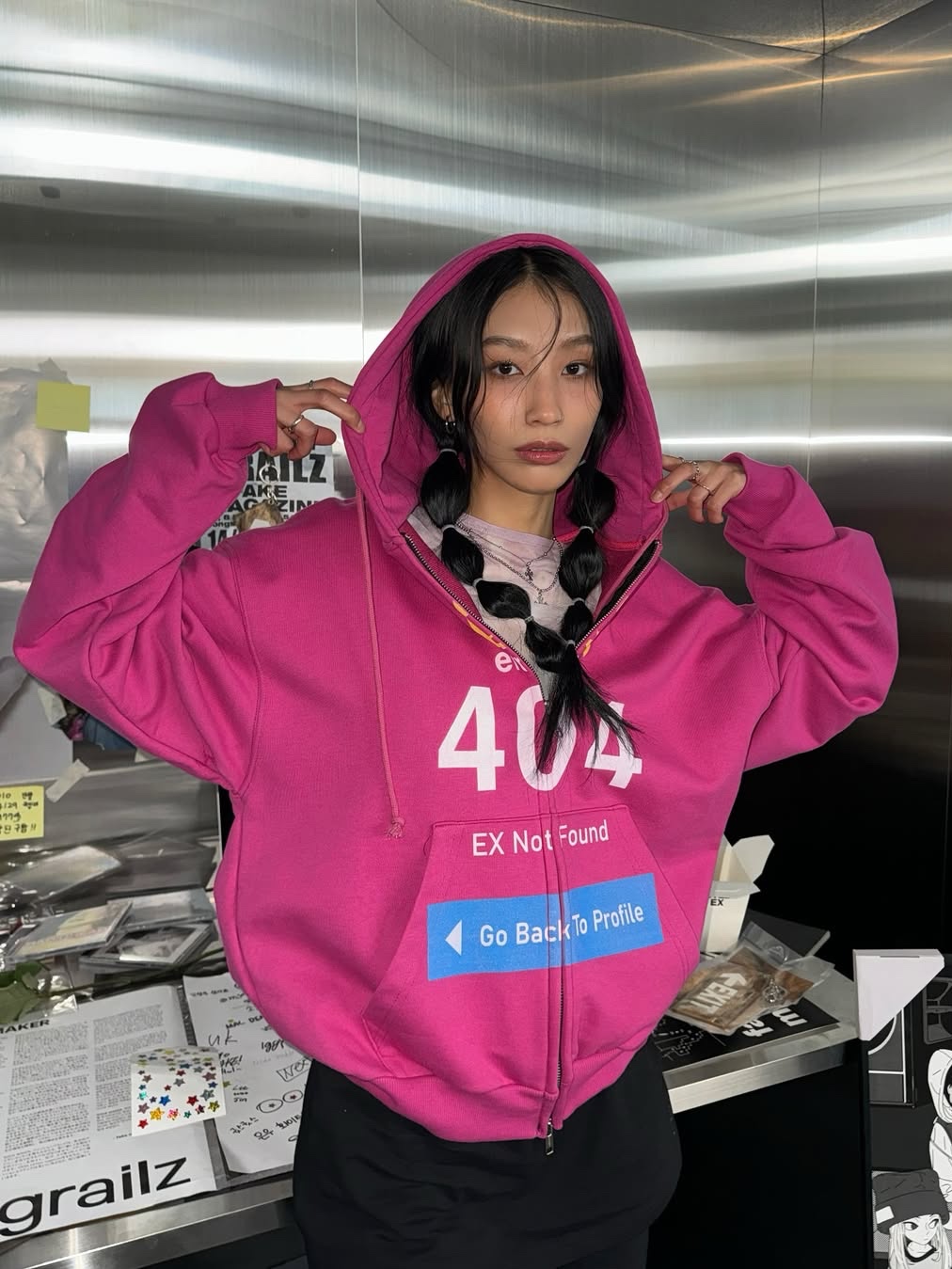 GRAILZ Error 404 Zip Hoodie Pink 착용 스타일 - 1