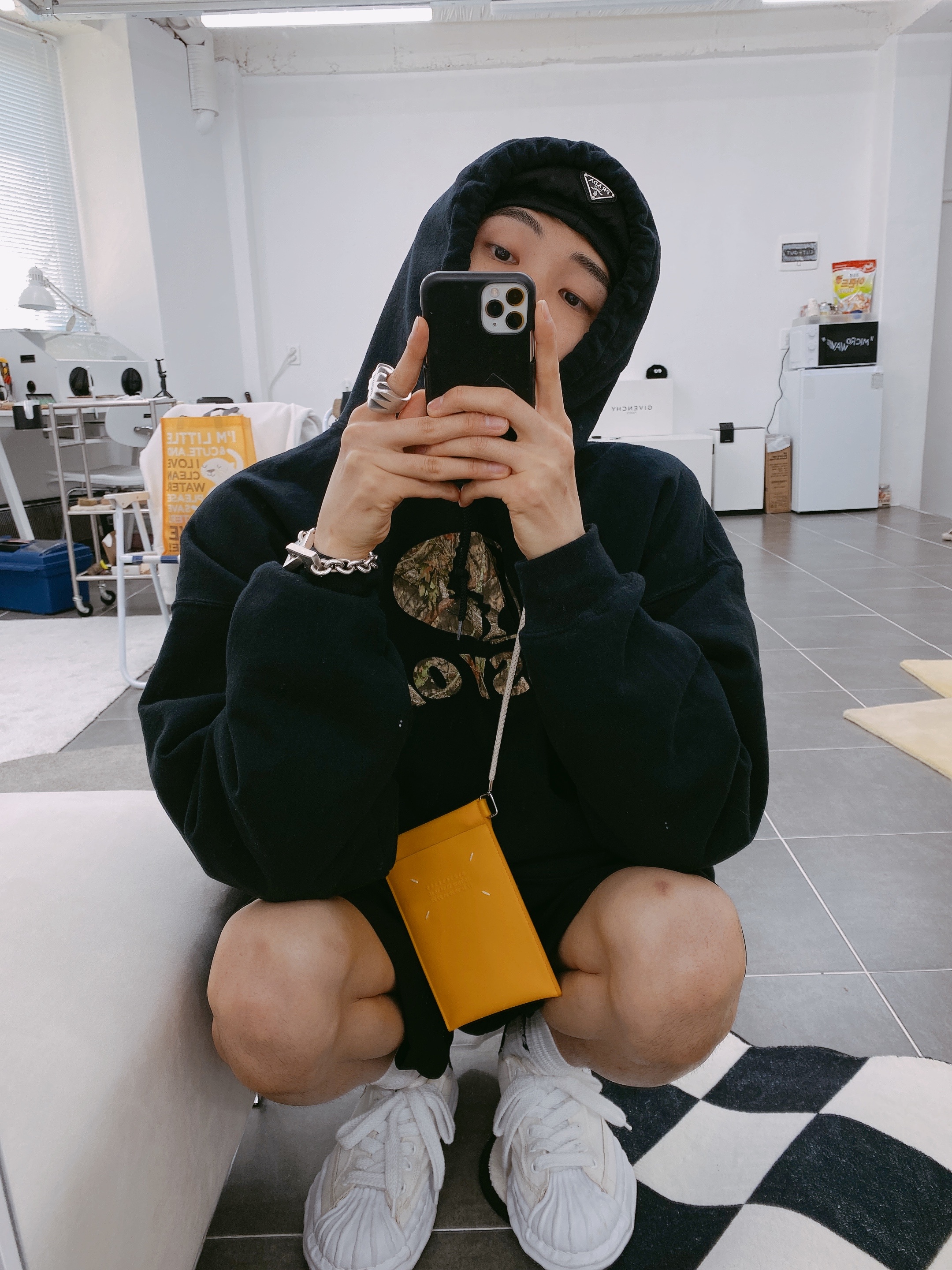 Maison Mihara Yasuhiro Blakey OG Sole Canvas Low-top Sneakers White, Prada Re-Nylon Hat Black 착용 스타일