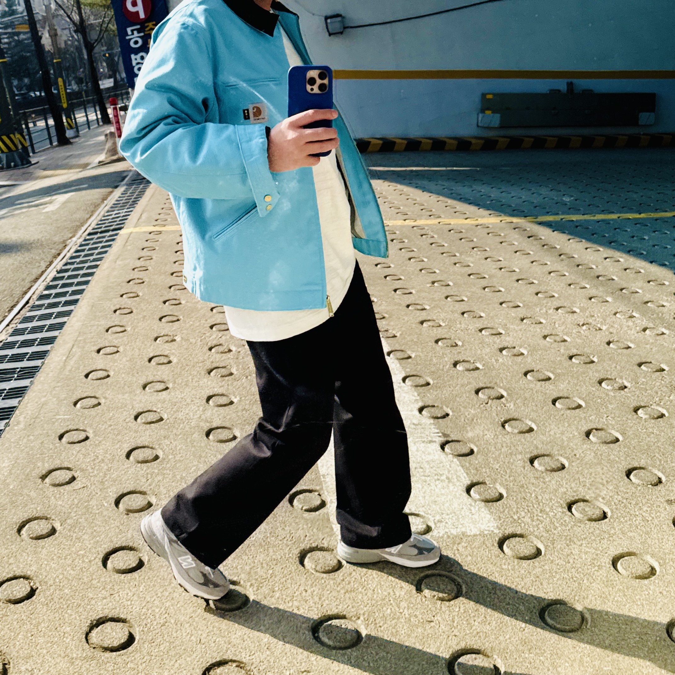 Carhartt WIP x IAB Studio OG Detroit Jacket Milky Blue, (W) New Balance 993 Made in USA Grey - B Standard 착용 스타일