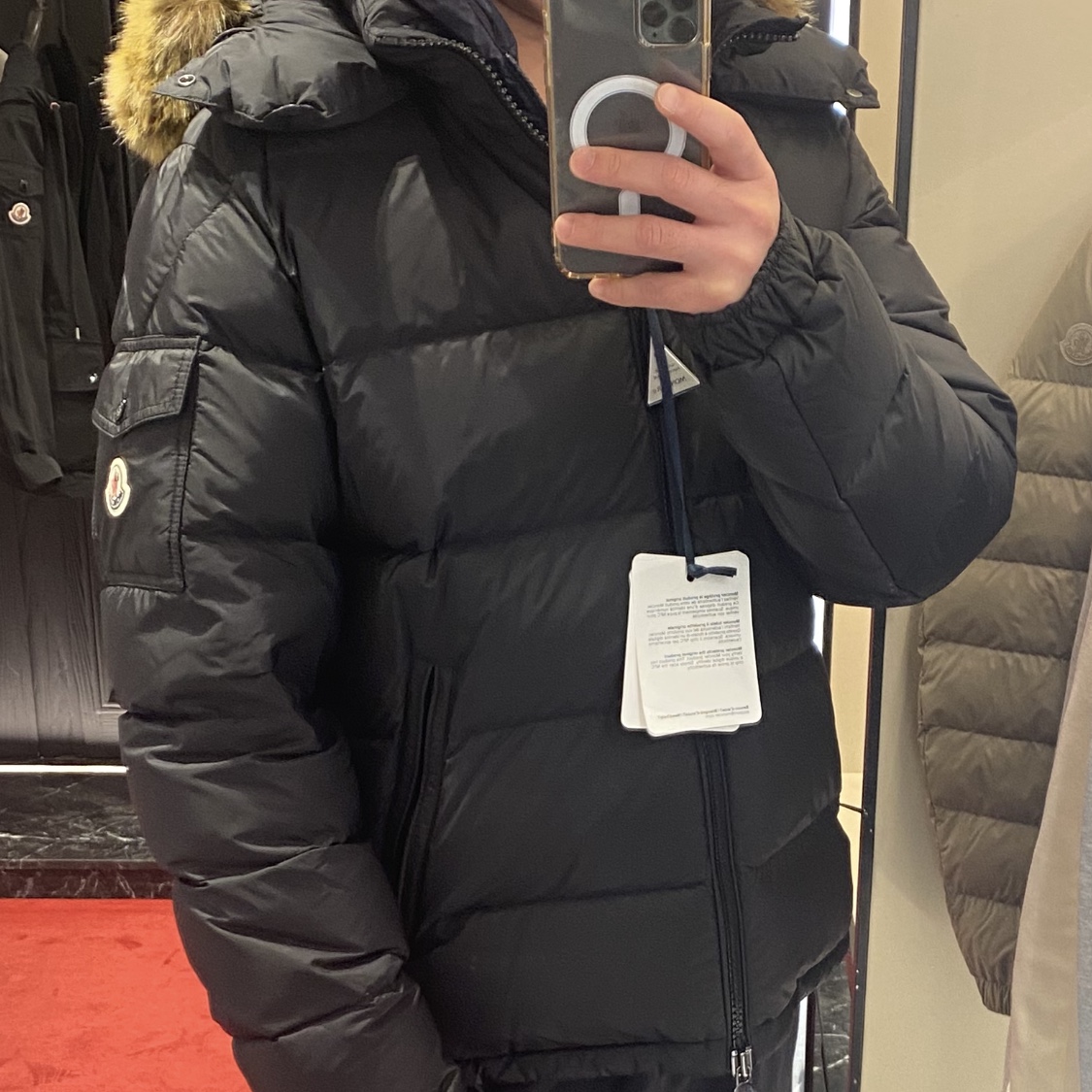 Moncler Mayaf Short Down Jacket Black - 24FW 착용 스타일