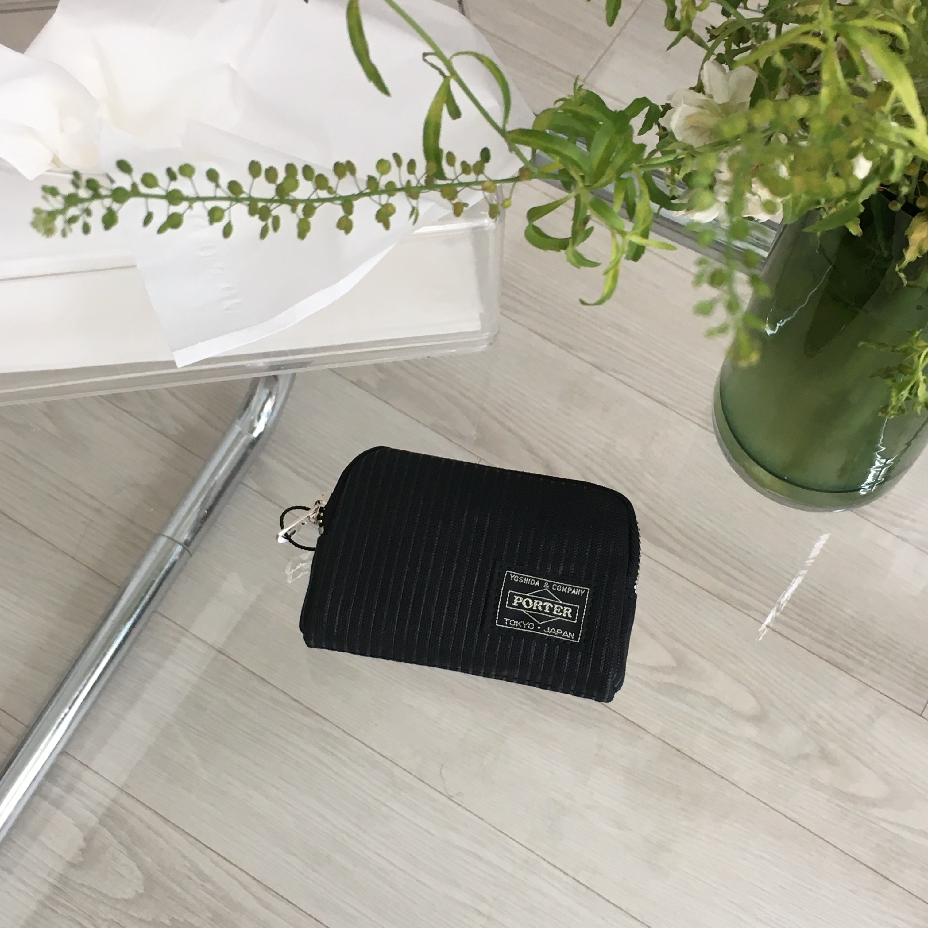 Porter Drawing Coin Key Case Black 착용 스타일 - 1