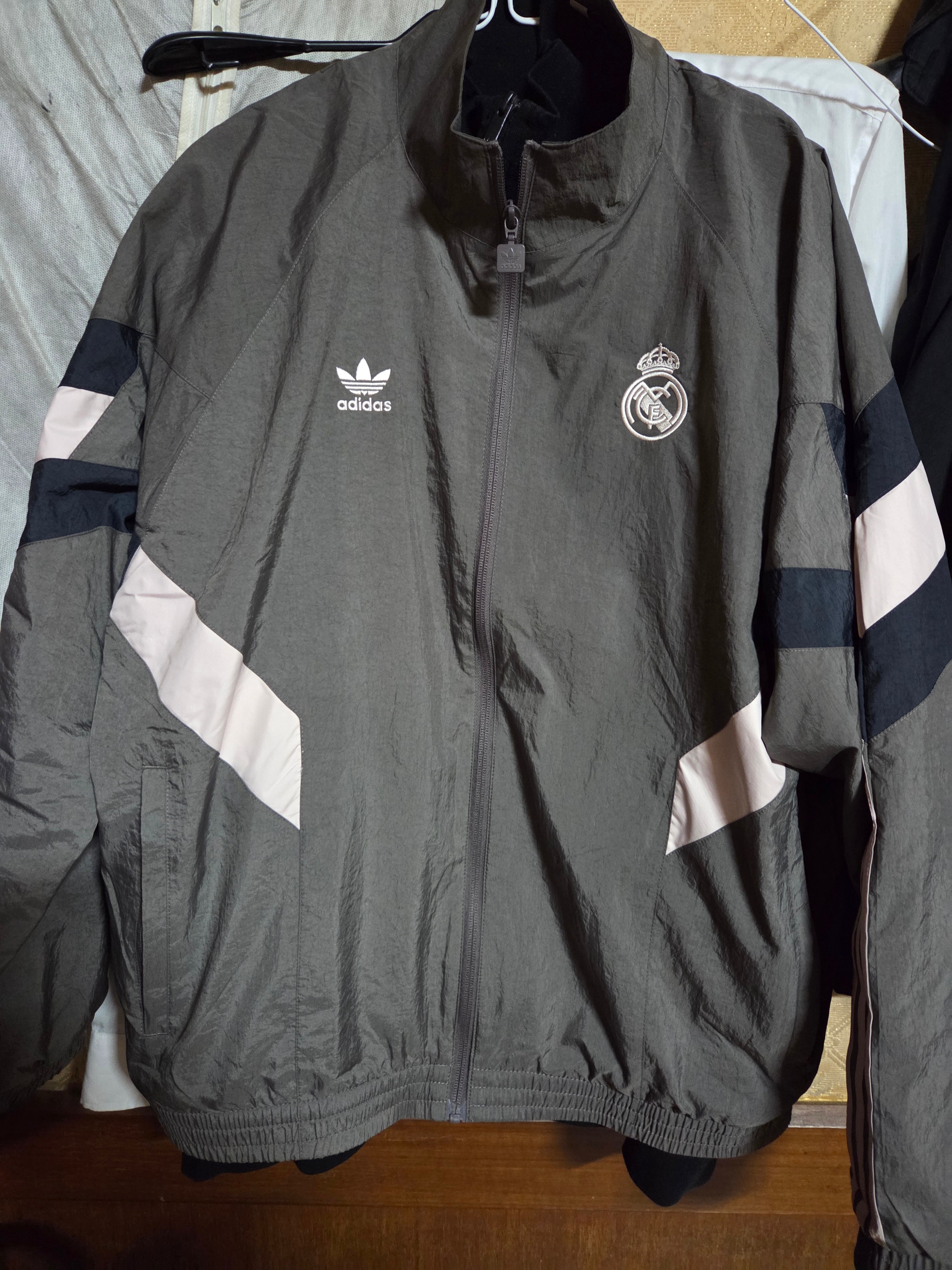Adidas Real Madrid Originals Track Top Charcoal Grey - KR Sizing 착용 스타일