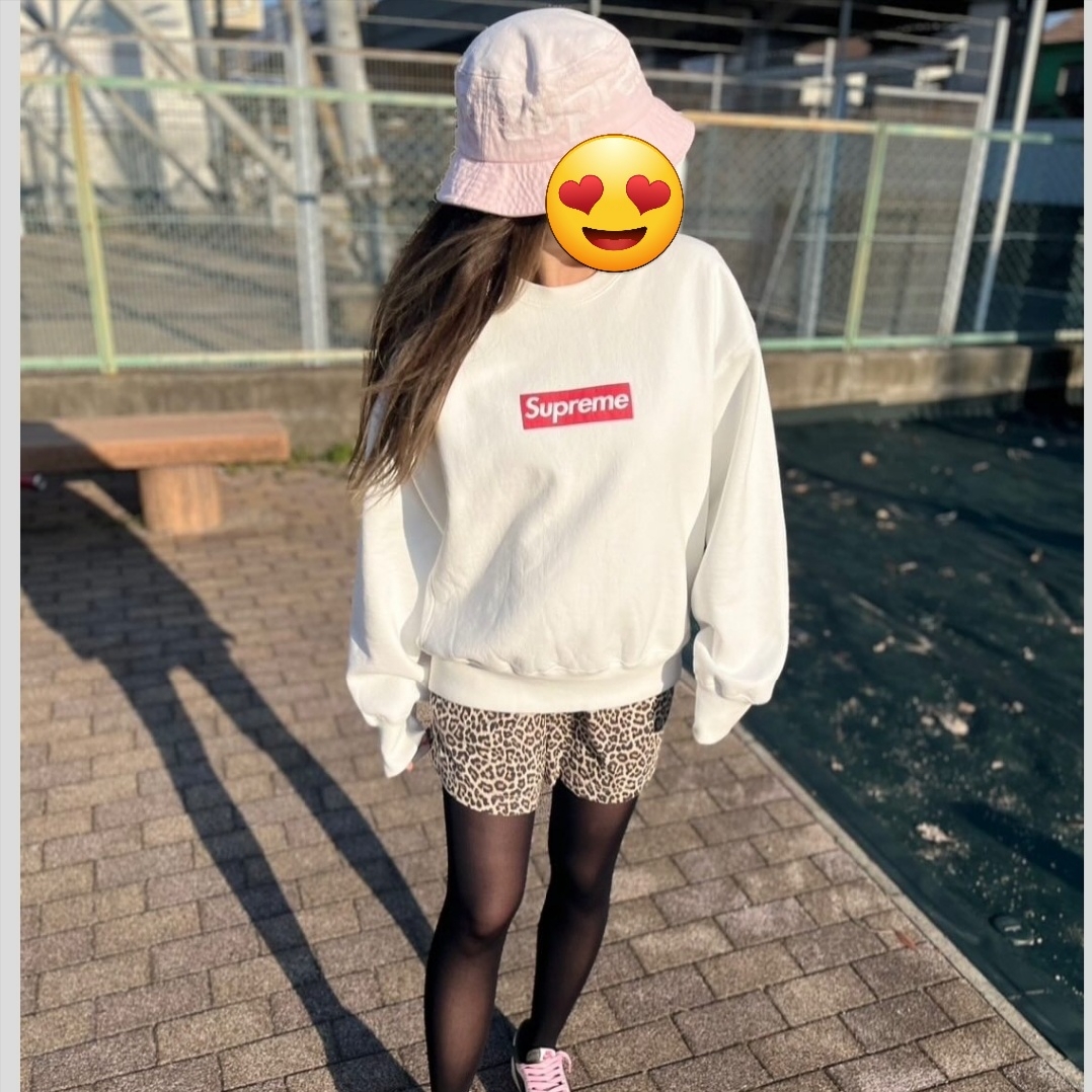 Supreme Washed Box Logo Crewneck White - 25SS 착용 스타일 - 1