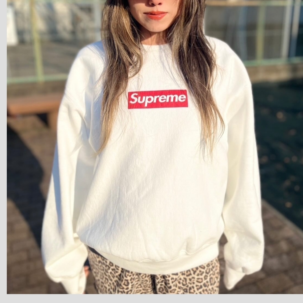 Supreme Washed Box Logo Crewneck White - 25SS 착용 스타일 - 2