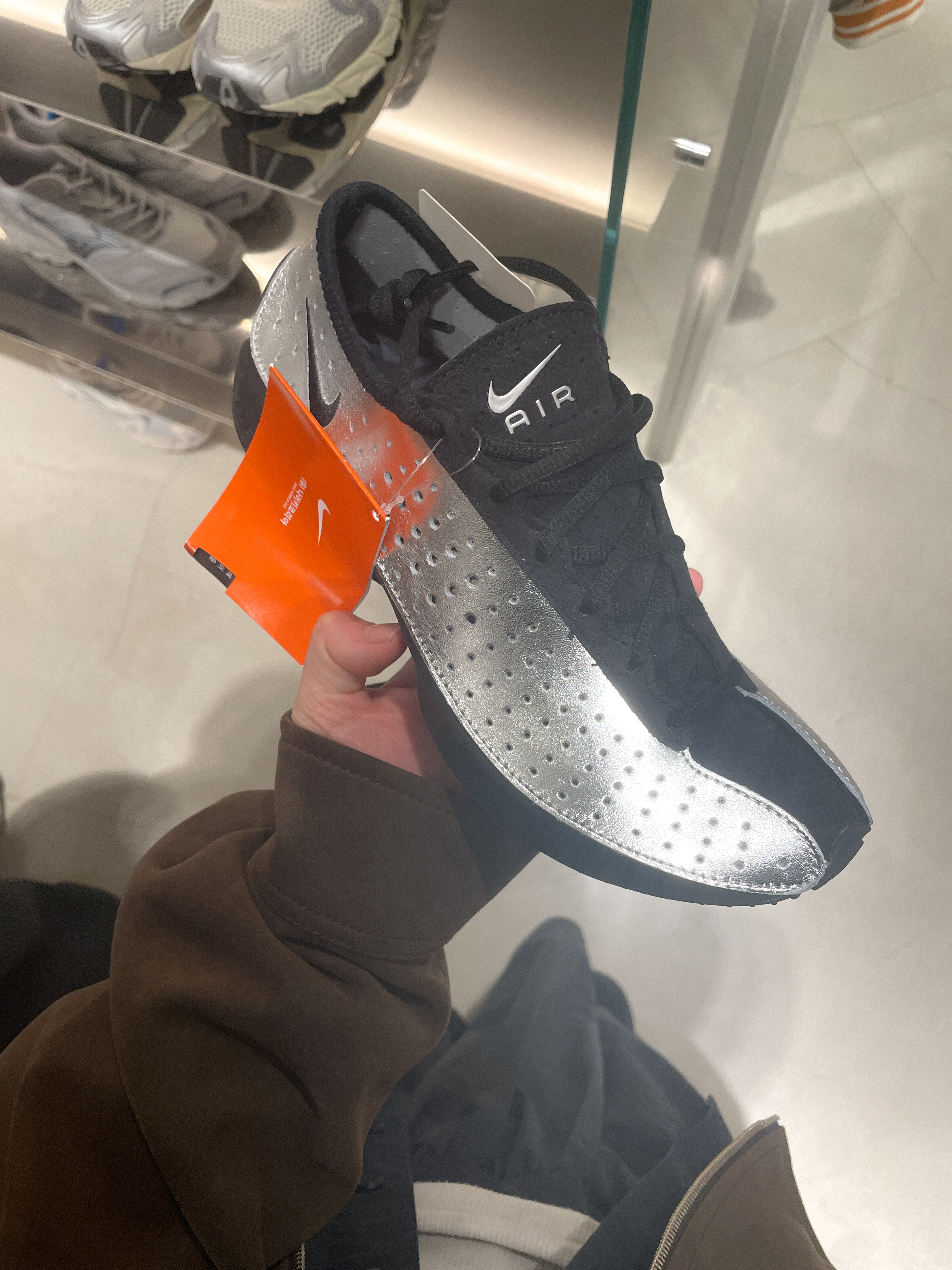 (W) Nike Air Superfly Metallic Silver and Black 착용 스타일