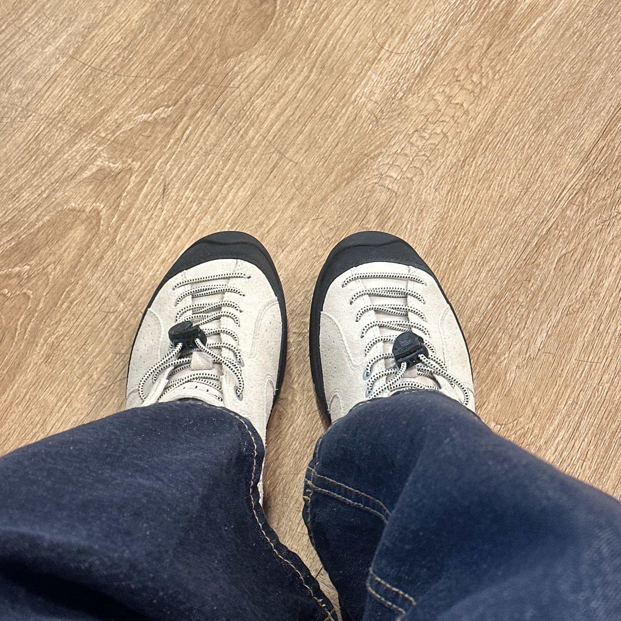 (W) Keen Jasper Rocks SP Sneaker Birch Black 착용 스타일