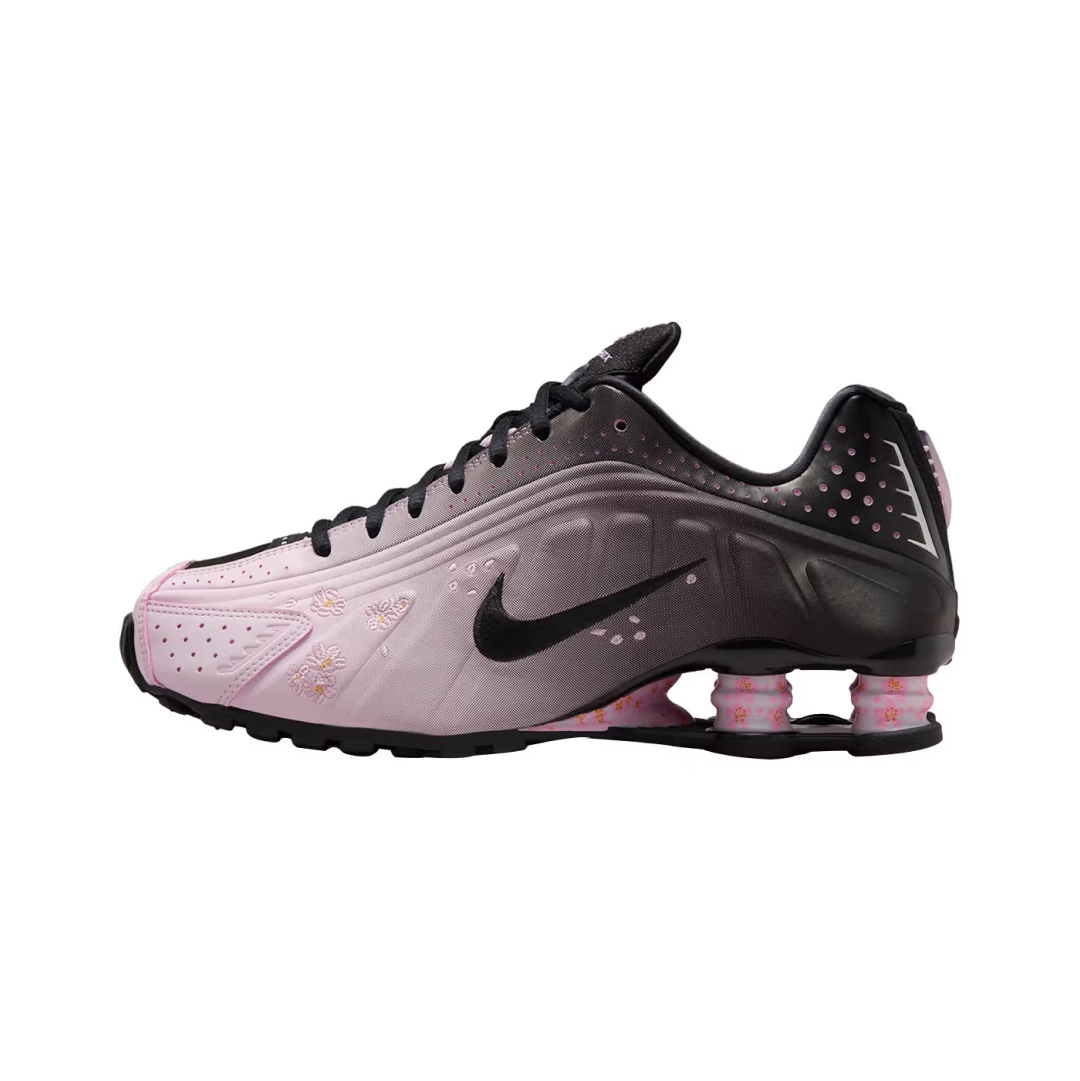 (W) Nike Shox R4 Black, Nike Shox R4 Metallic Silver Red 착용 스타일 - 2