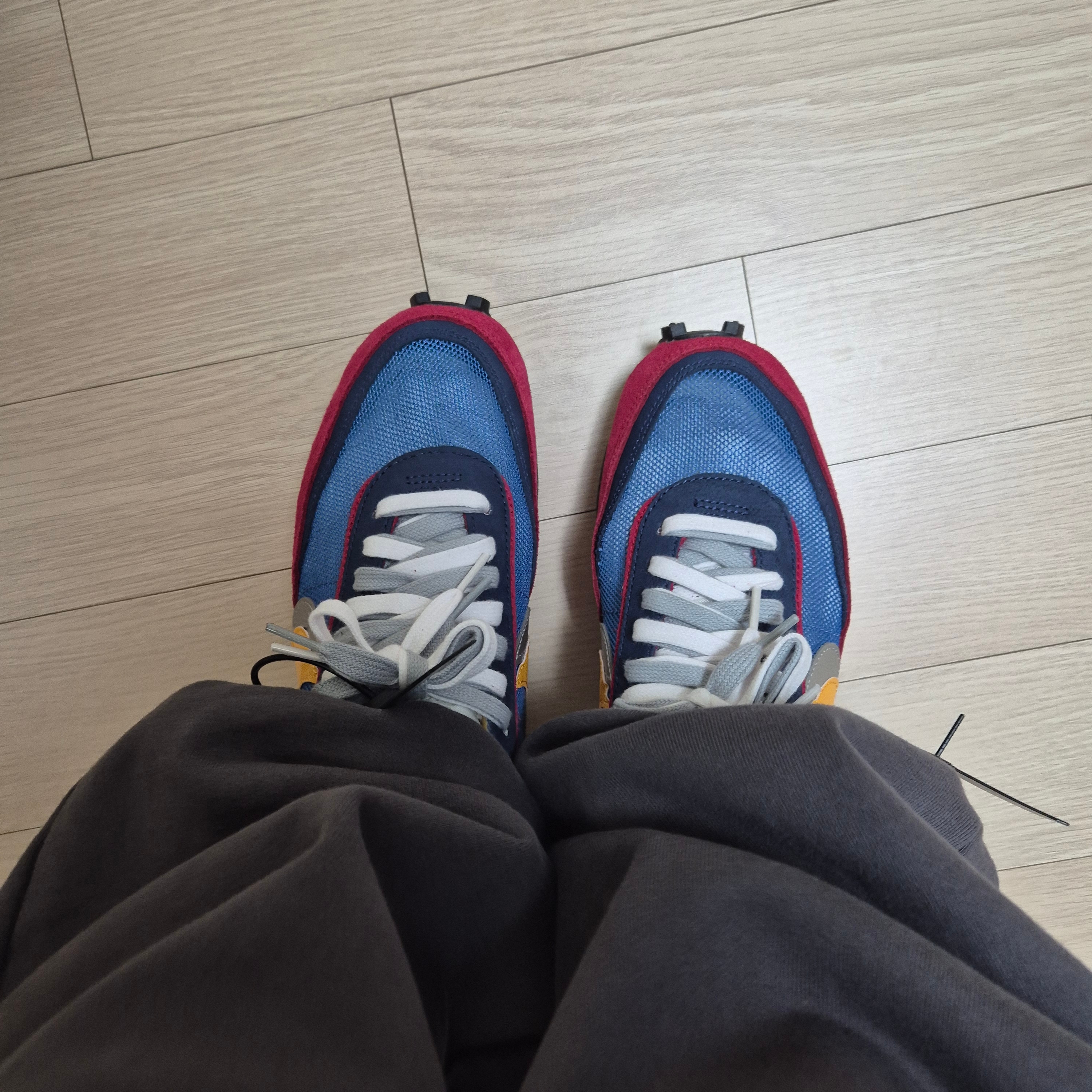 Nike x Sacai LDWaffle Blue Multi 착용 스타일 - 9