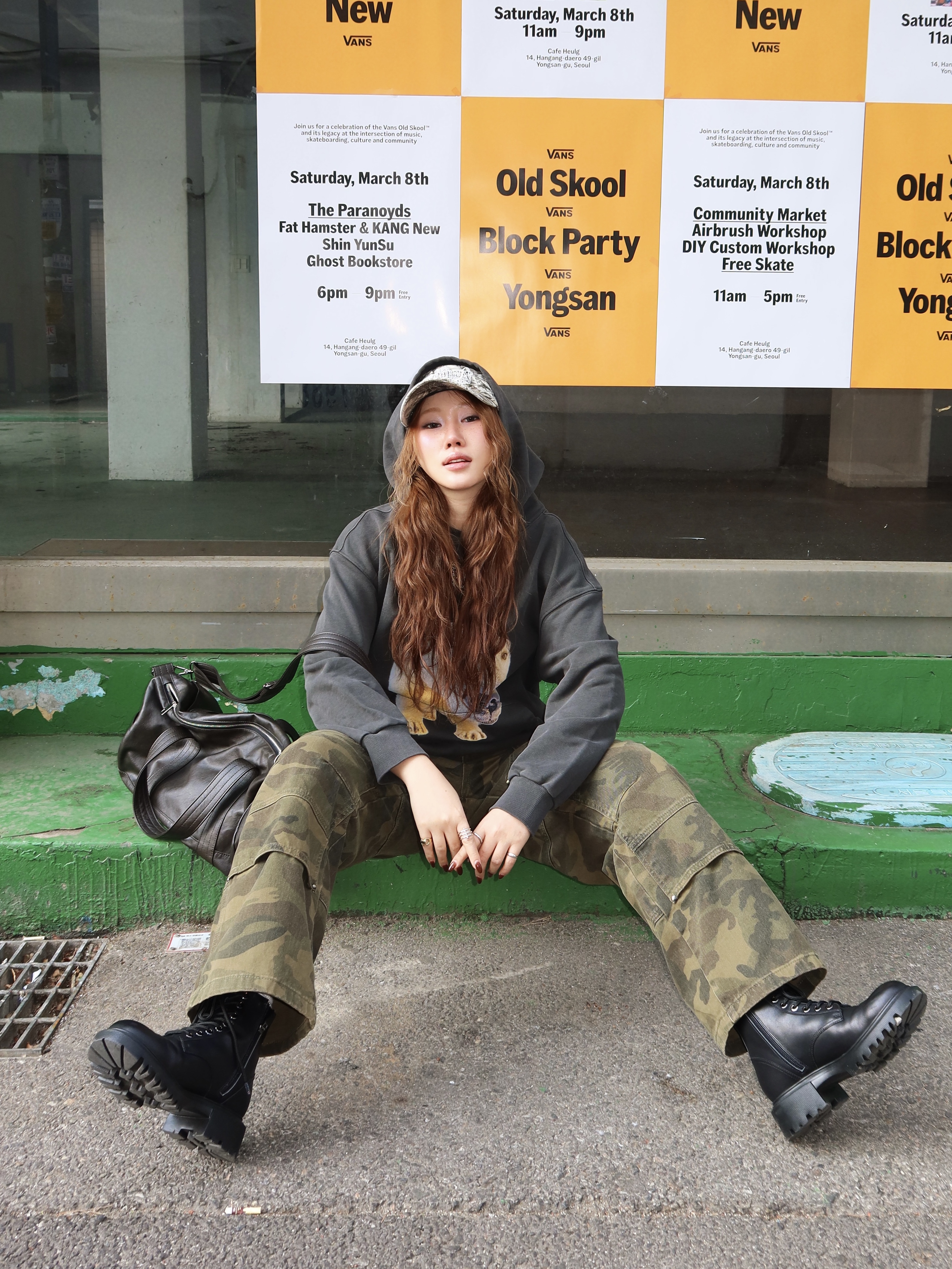 [KREAM 단독] 스웨이드 허 후드 피그먼트 블랙, [KREAM 단독] 이알에스코 오리지널 로고 캡 리얼트리 착용 스타일 - 1