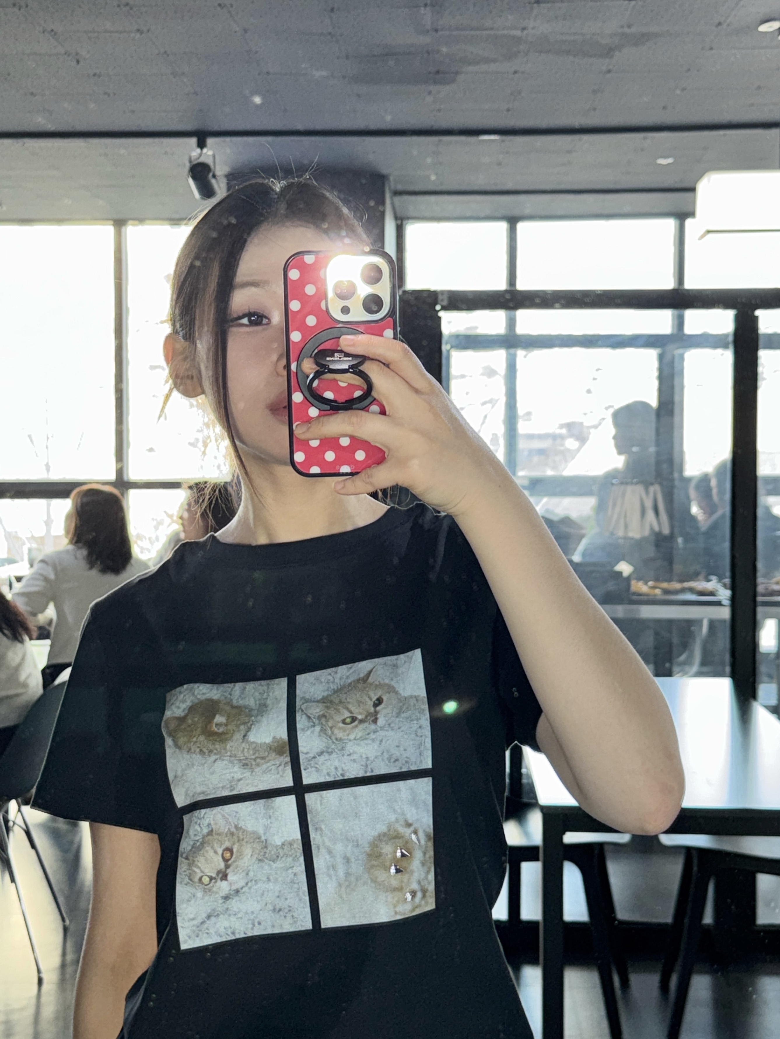 GIMMETHEYOUNG G_Love Cat T-Shirt_S  BLack, Jordan 1 x Travis Scott Retro Low OG SP Black Phantom 착용 스타일 - 5