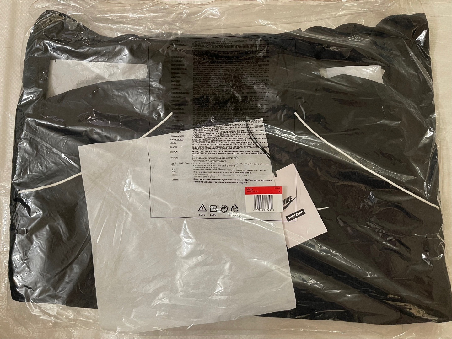 Supreme x Nike Track Jacket Black - 25SS 착용 스타일
