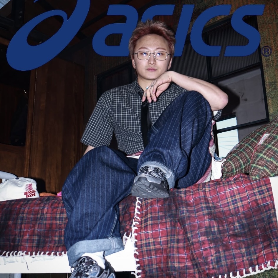 아식스 젤 님버스 10.1 피드몬트 그레이 퓨어 실버, 아식스 젤 님버스 10.1 블랙 미드나잇 착용 스타일 - 2
