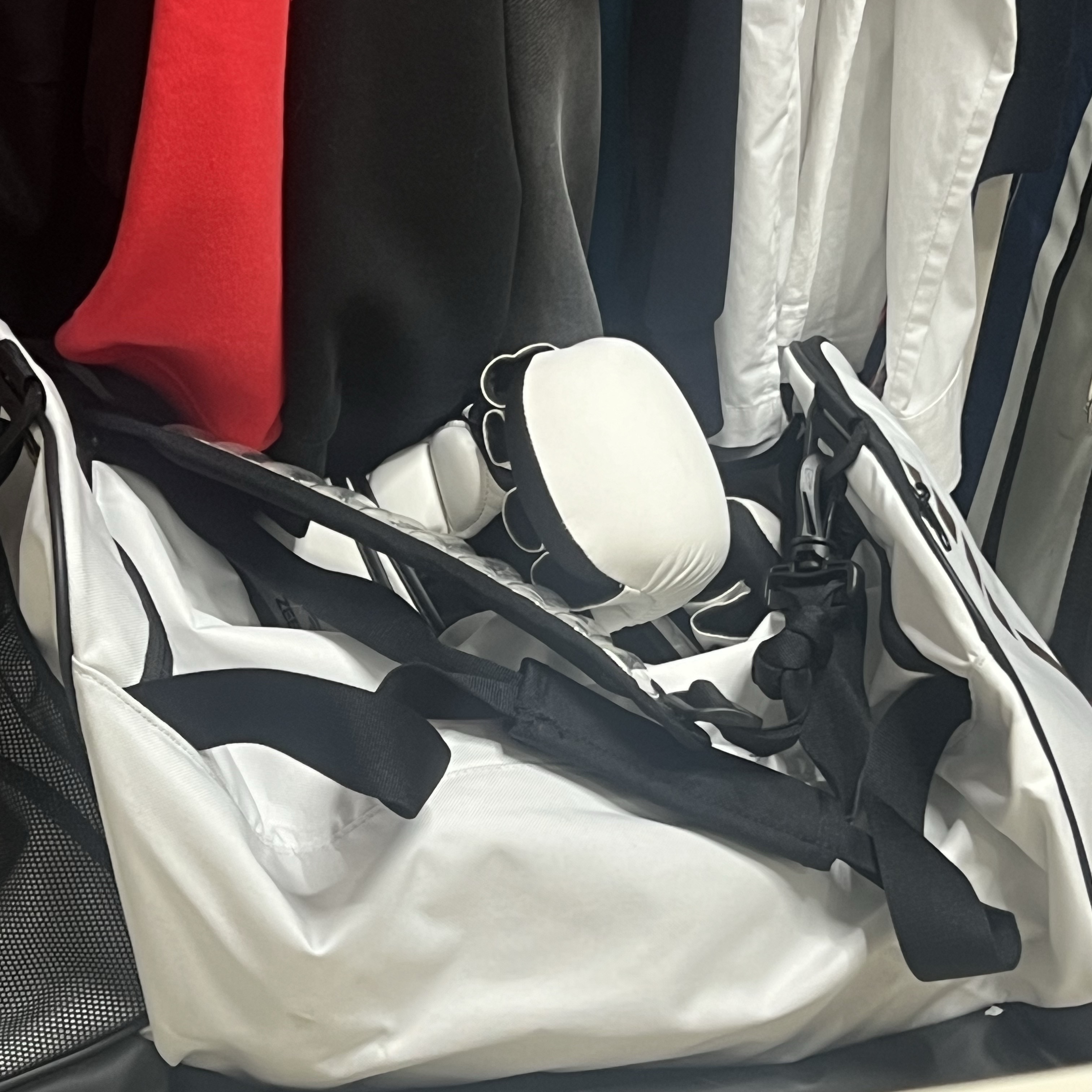 Nike Hoops Elite Duffel Bag 57L White 착용 스타일