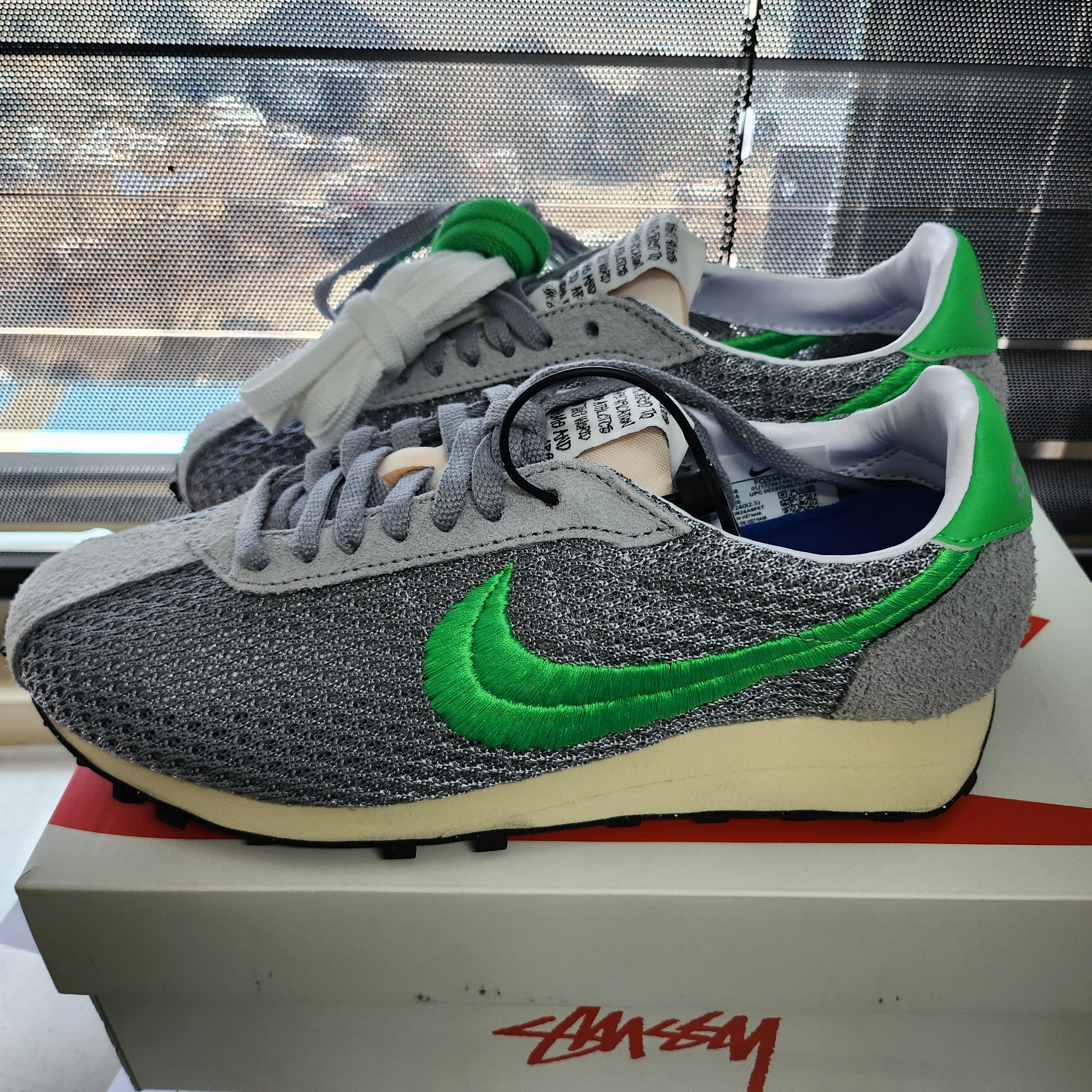 Nike x Stussy LD-1000 SP Particle Gray Green Fossil 착용 스타일
