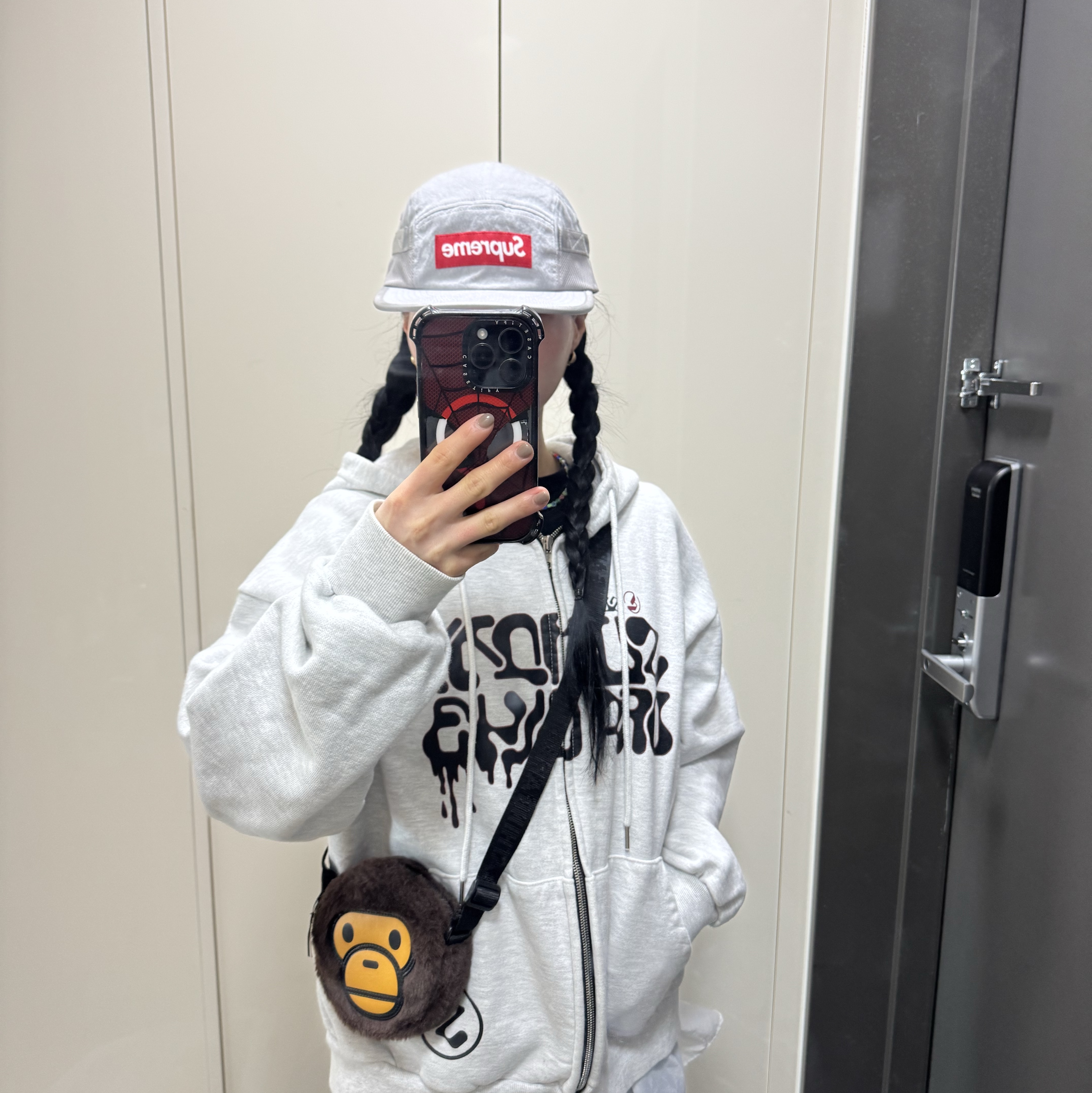 Supreme Mesh Pocket Camp Cap Silver - 24FW, (Kids) BAPE Baby Milo Boa Shoulder Bag Brown 착용 스타일 - 3