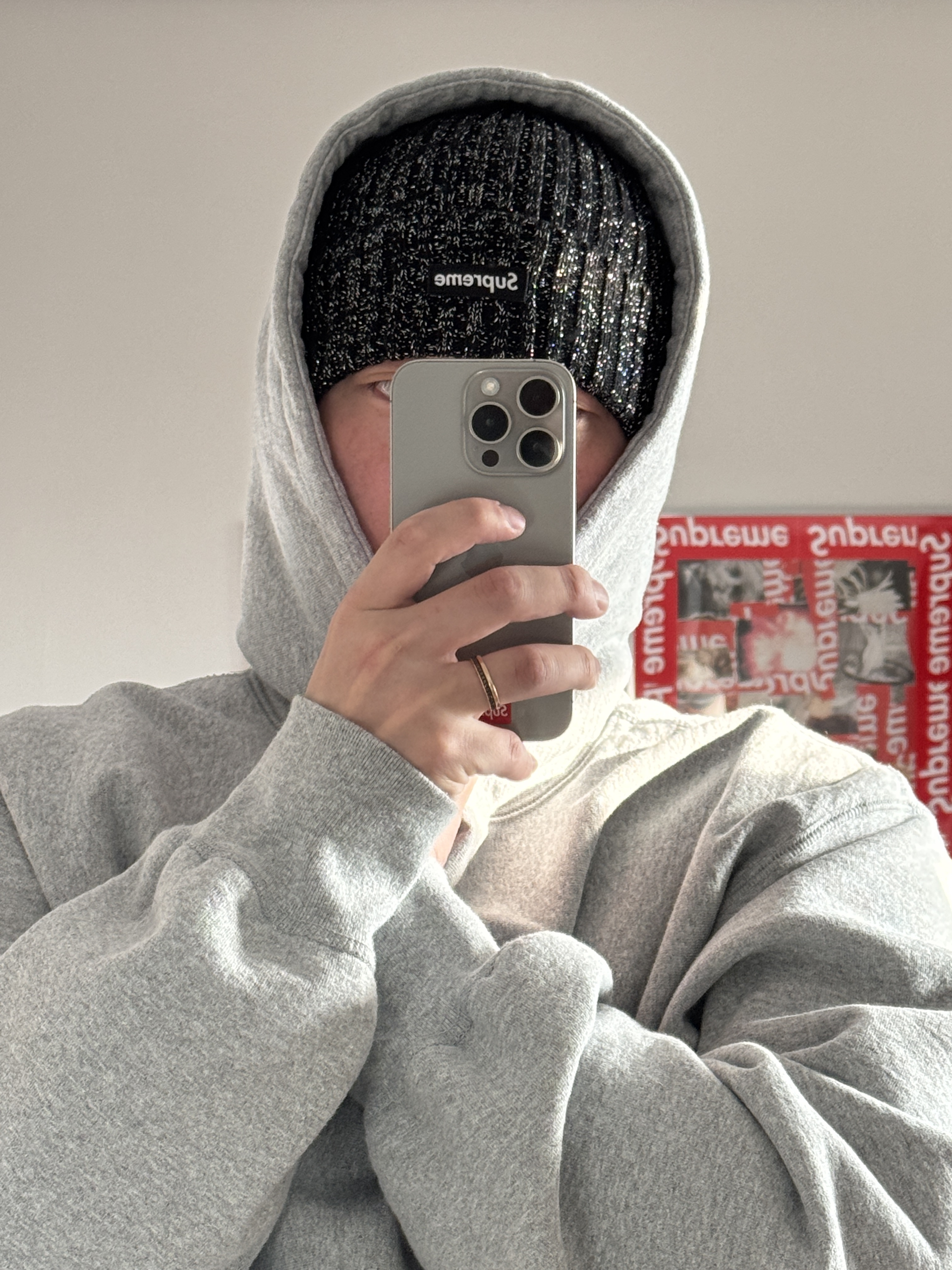 Supreme Overdyed Beanie Metallic Black - 25SS, Supreme Overdyed Beanie Light Navy - 25SS 착용 스타일 - 1