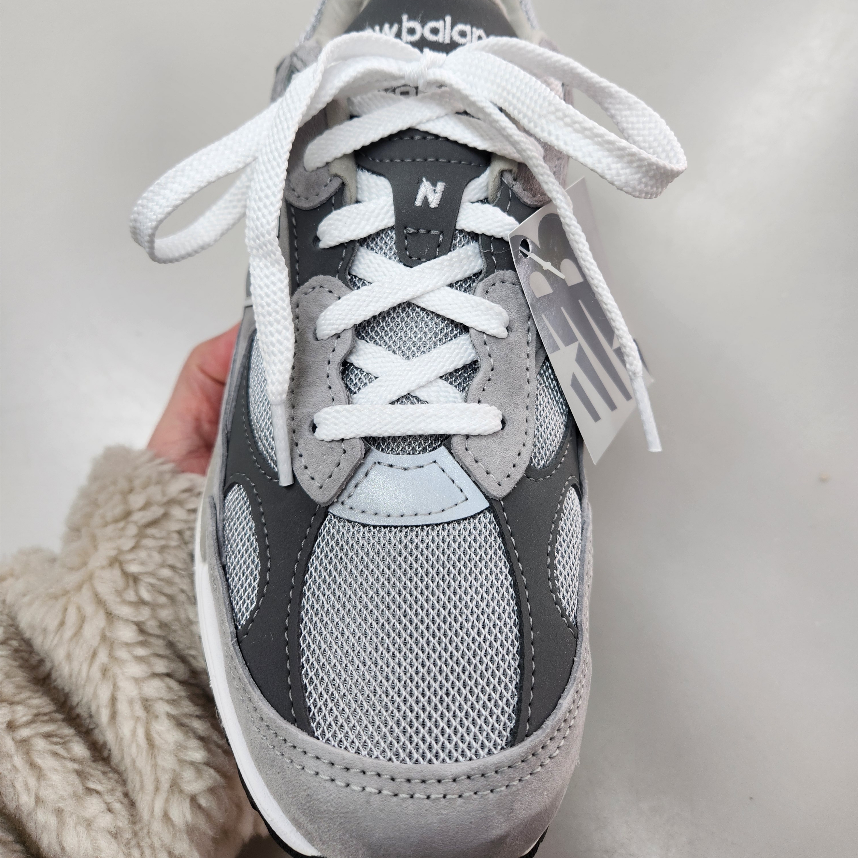 New Balance 992 Made in USA Core Grey Silver Metallic 착용 스타일